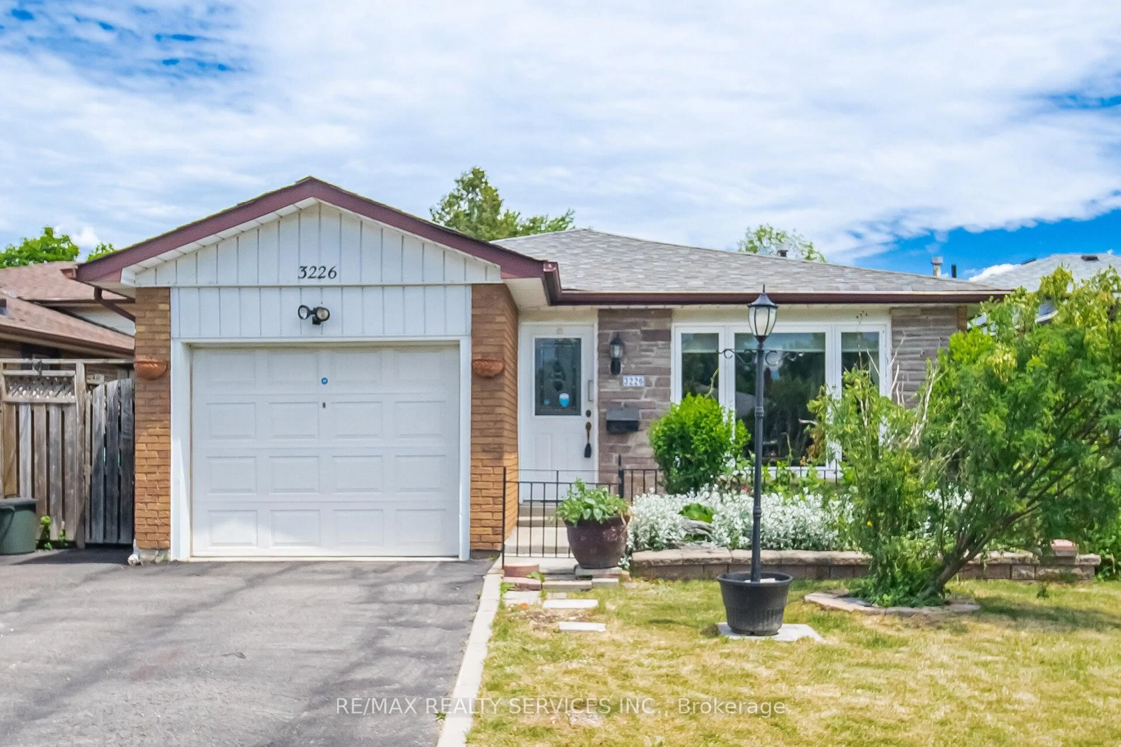 Home with brick exterior material, street for 3226 Monica Dr, Mississauga Ontario L4T 3E7