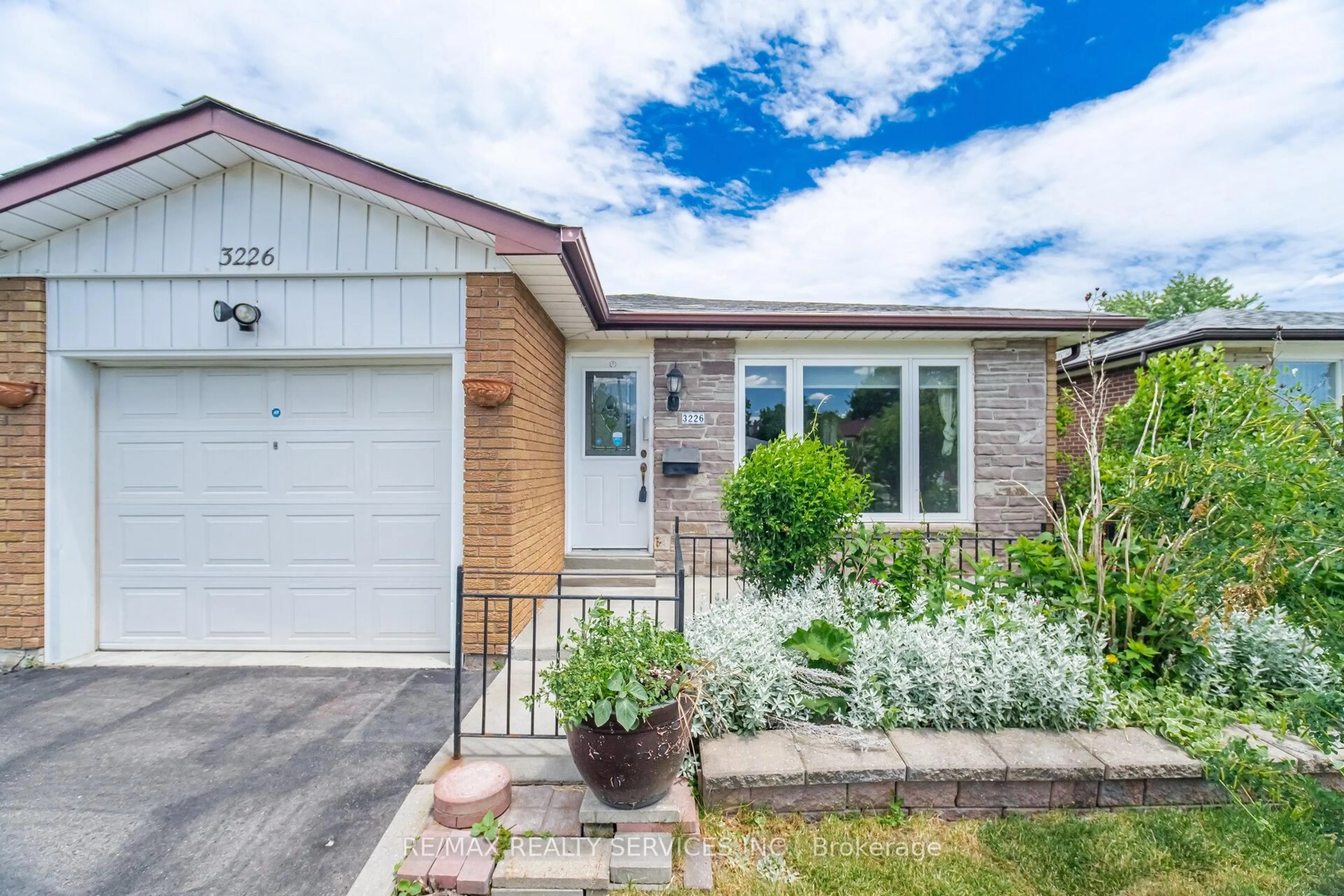 Home with brick exterior material, street for 3226 Monica Dr, Mississauga Ontario L4T 3E7
