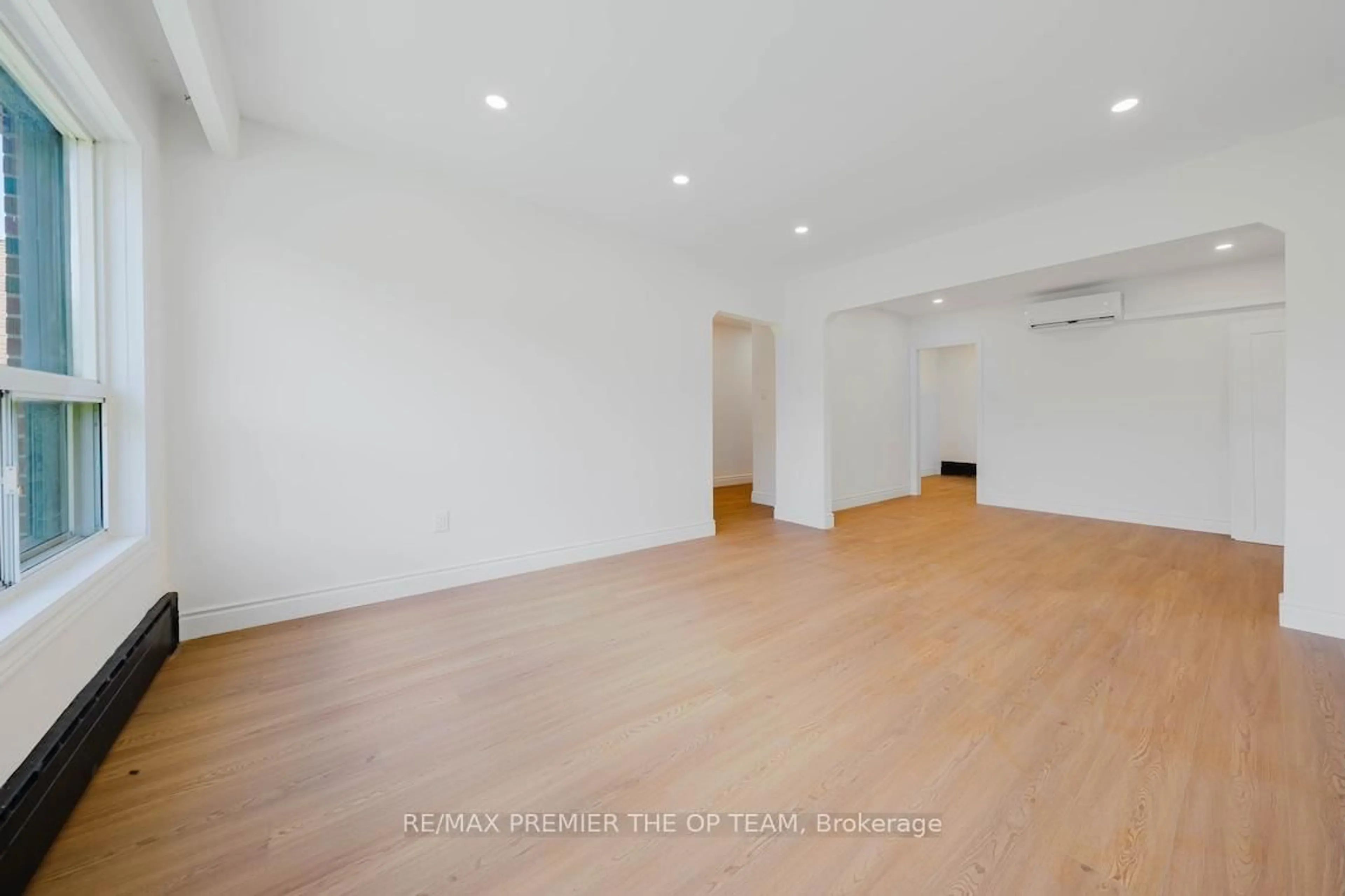 A pic of a room for 299 Quebec Ave, Toronto Ontario M6P 2V2