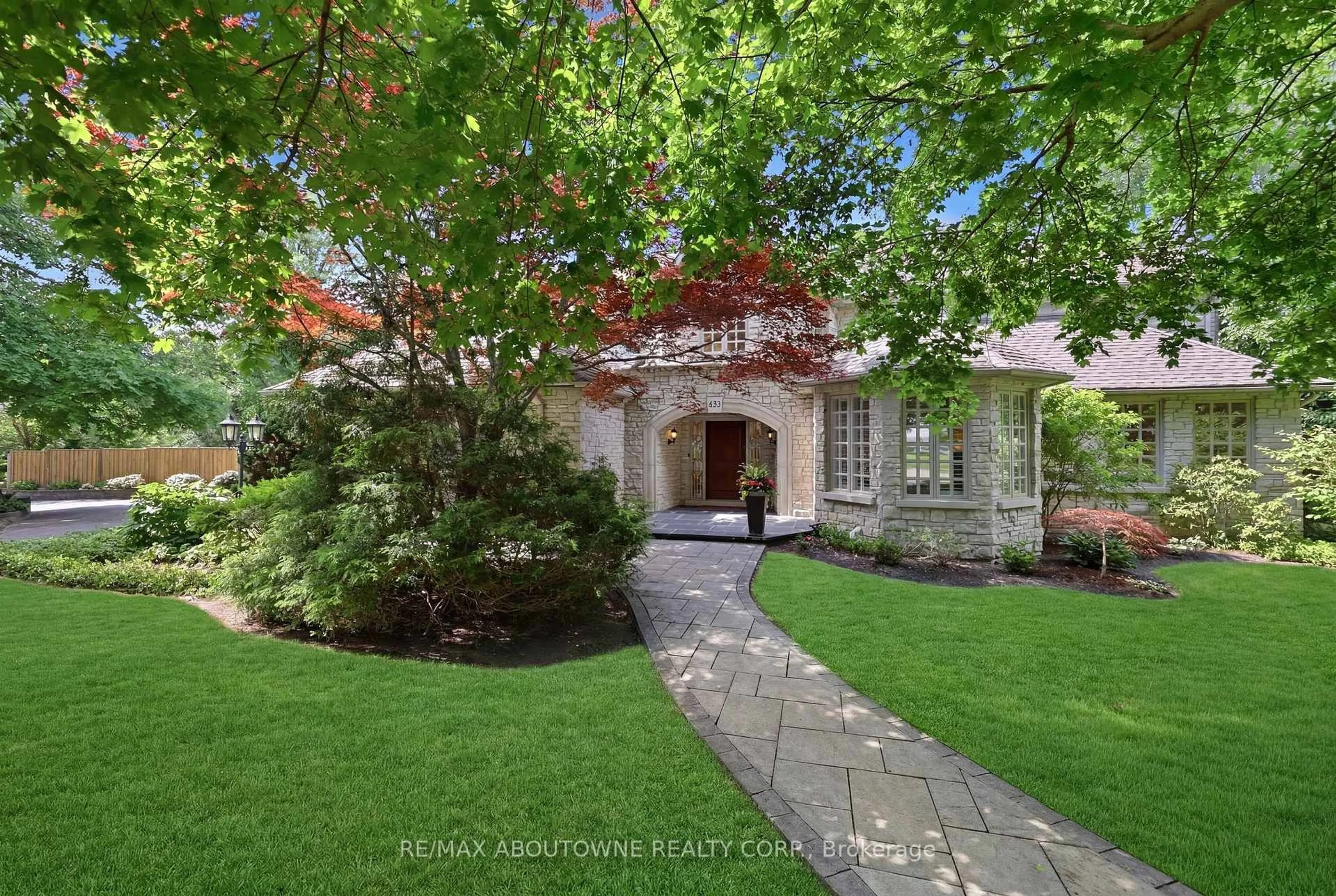 Unknown for 437 Cairncroft Rd, Oakville Ontario L6J 4N1