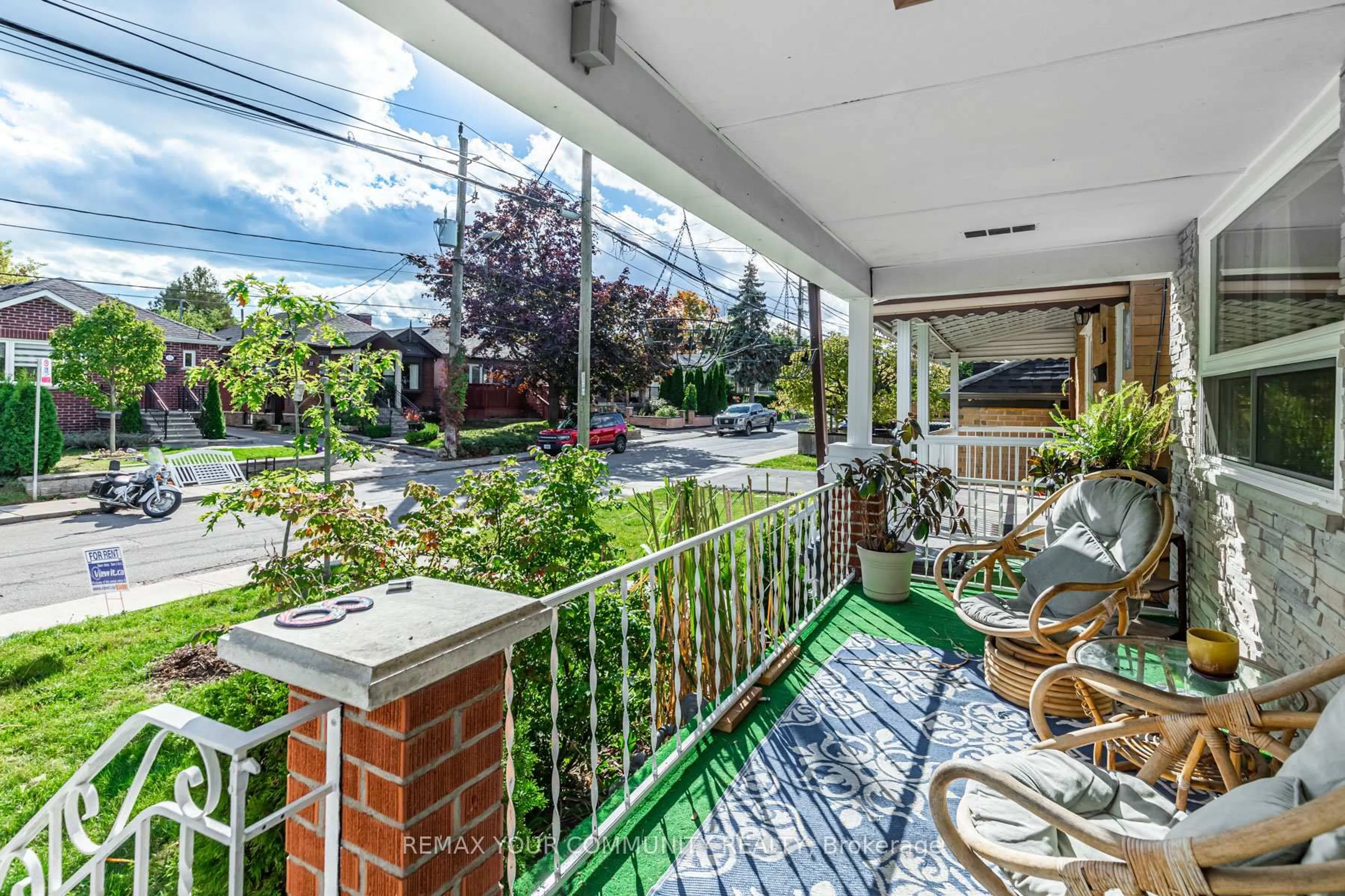 Patio, street for 48 CAYUGA Ave, Toronto Ontario M6N 2G1