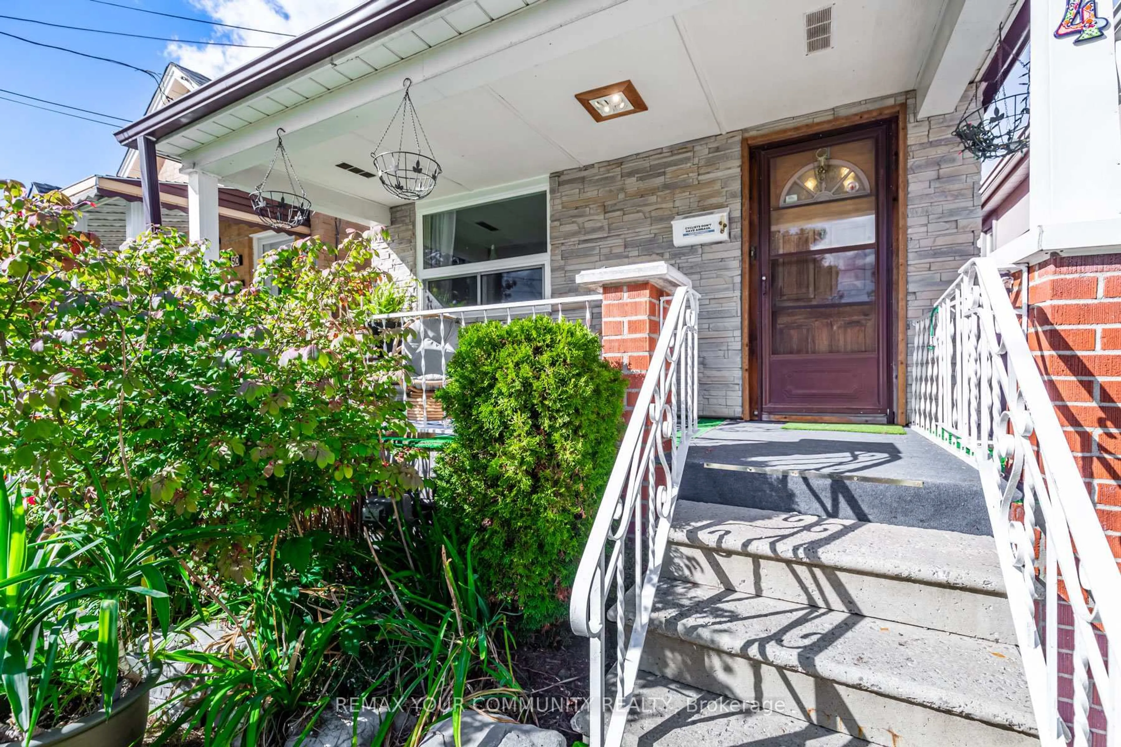 Unknown for 48 CAYUGA Ave, Toronto Ontario M6N 2G1