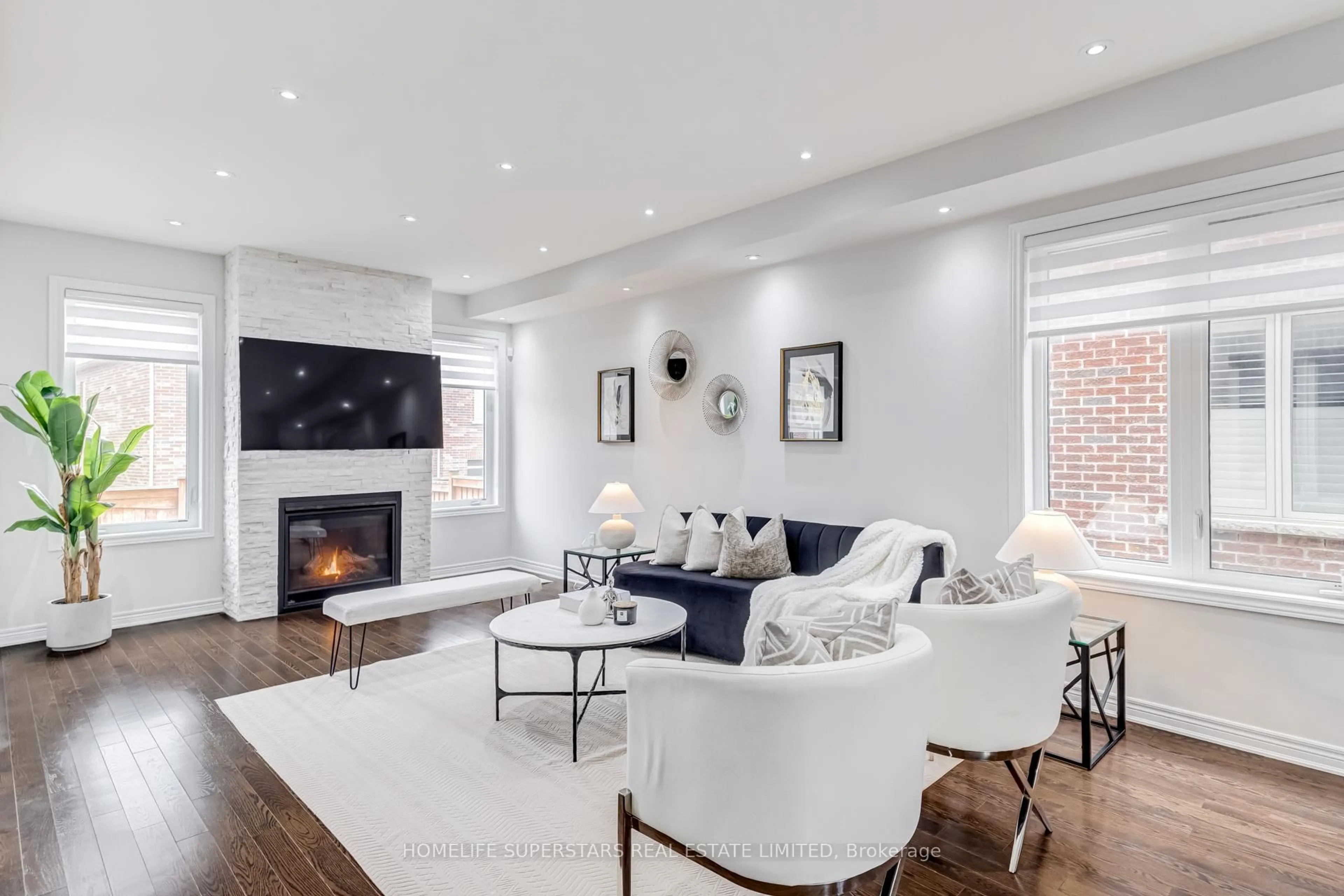 Living room with furniture, unknown for 39 Rain Forest Lane, Halton Hills Ontario L7G 0L8