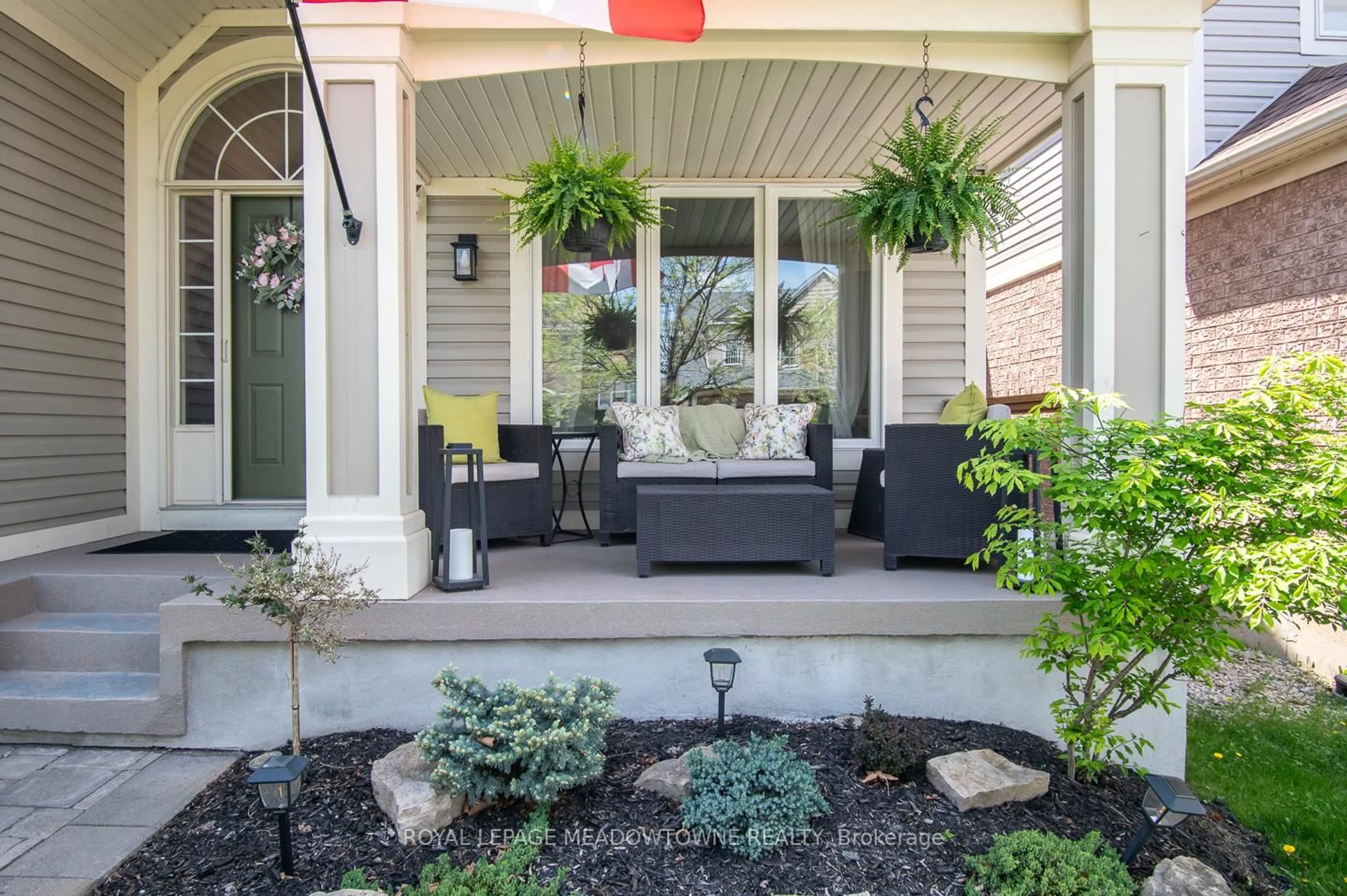 Patio, street for 624 Marley Cres, Milton Ontario L9T 5L9