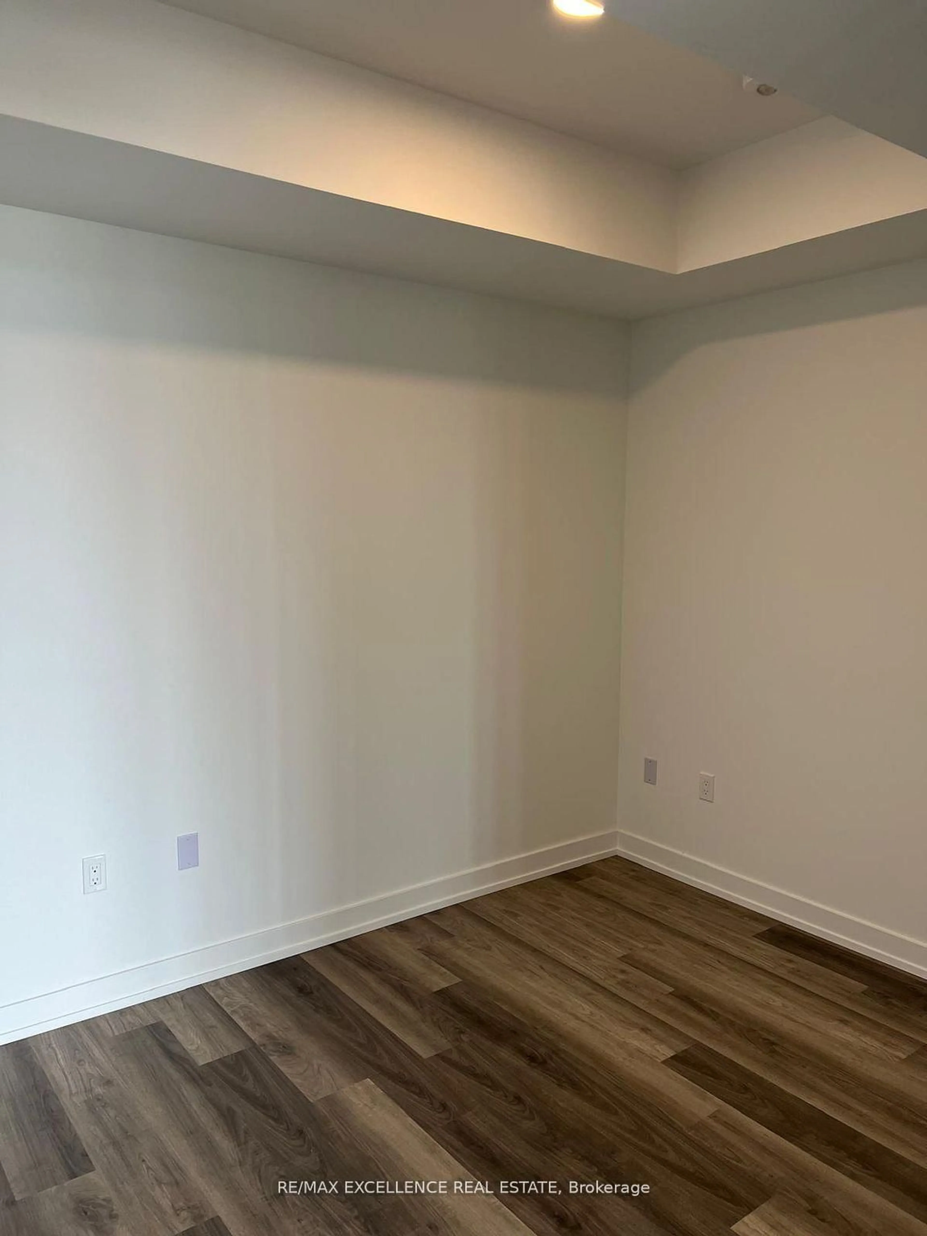A pic of a room for 6 Chartwell Rd #608, Toronto Ontario M8Z 4E8