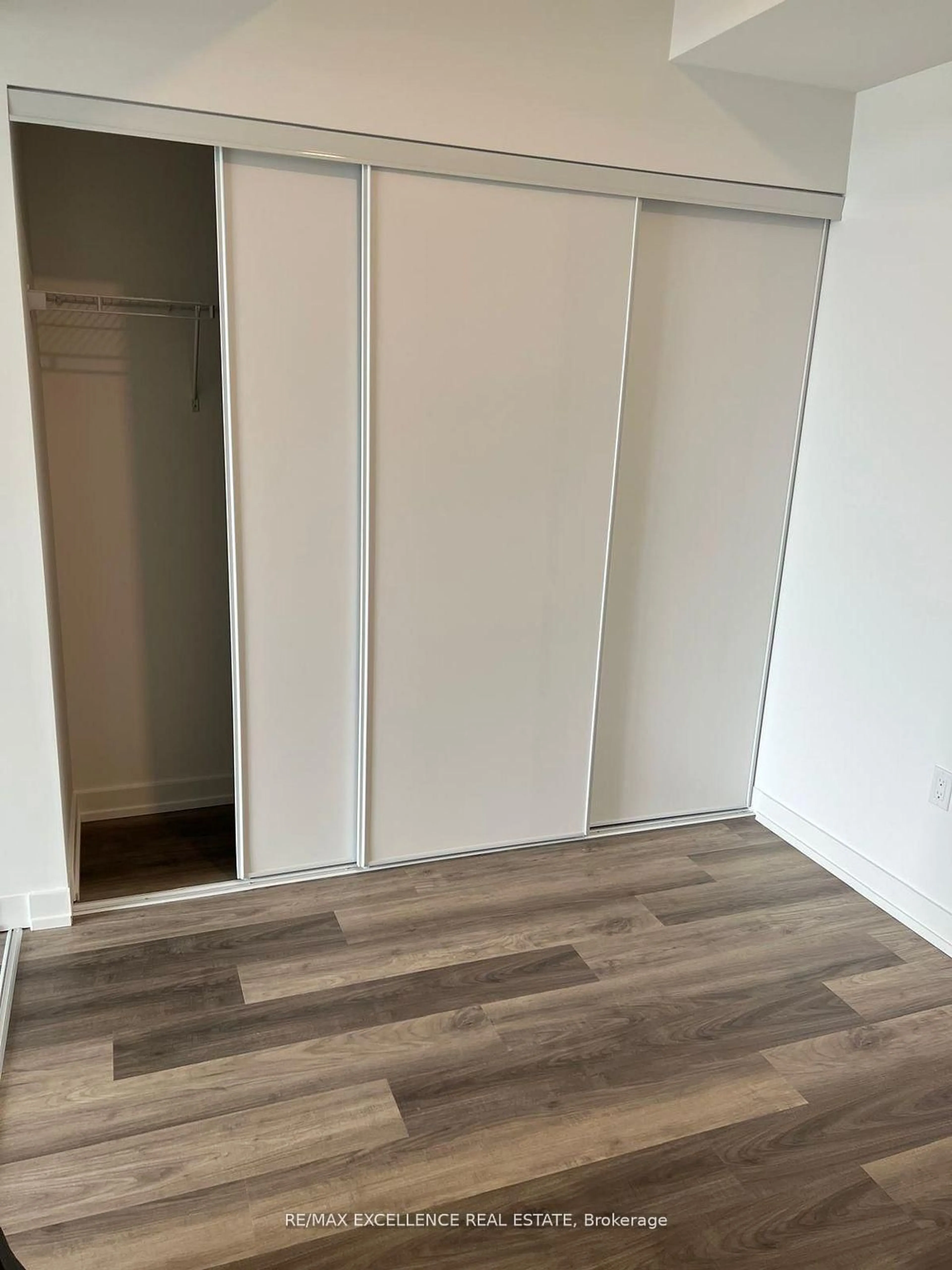 A pic of a room for 6 Chartwell Rd #608, Toronto Ontario M8Z 4E8