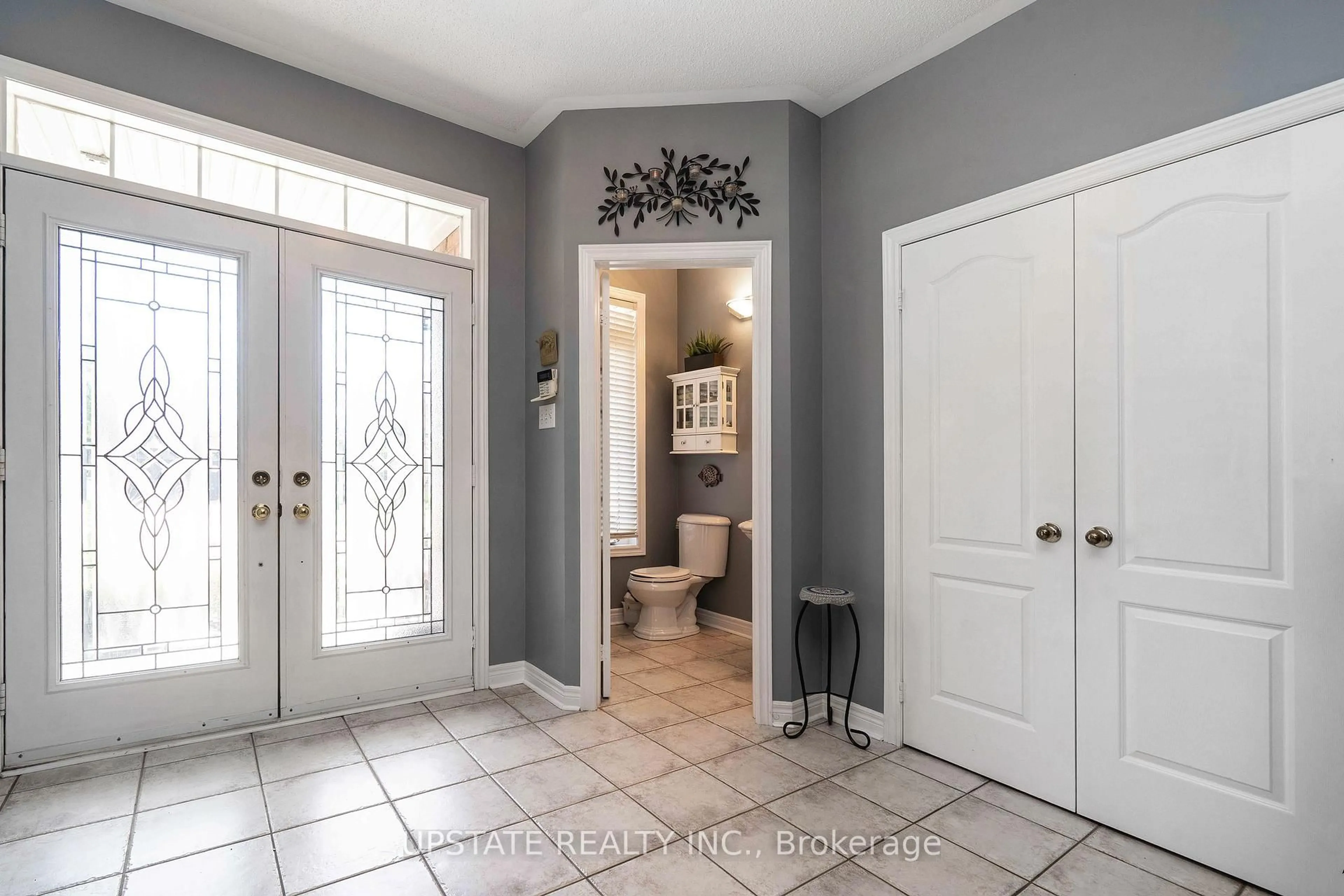Indoor entryway for 29 Blaketon Crt, Brampton Ontario L6P 1K7