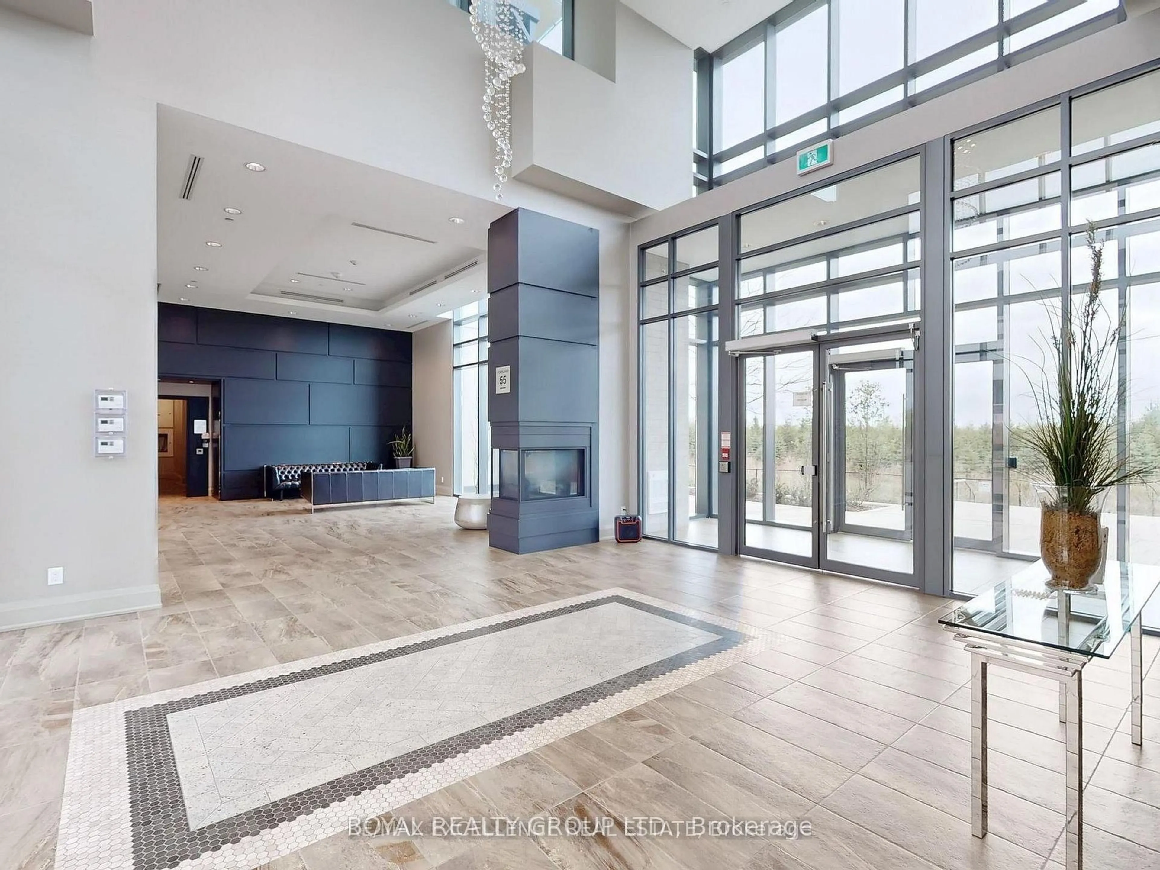 Indoor foyer for 65 Yorkland Blvd #1008, Brampton Ontario L6P 4M5