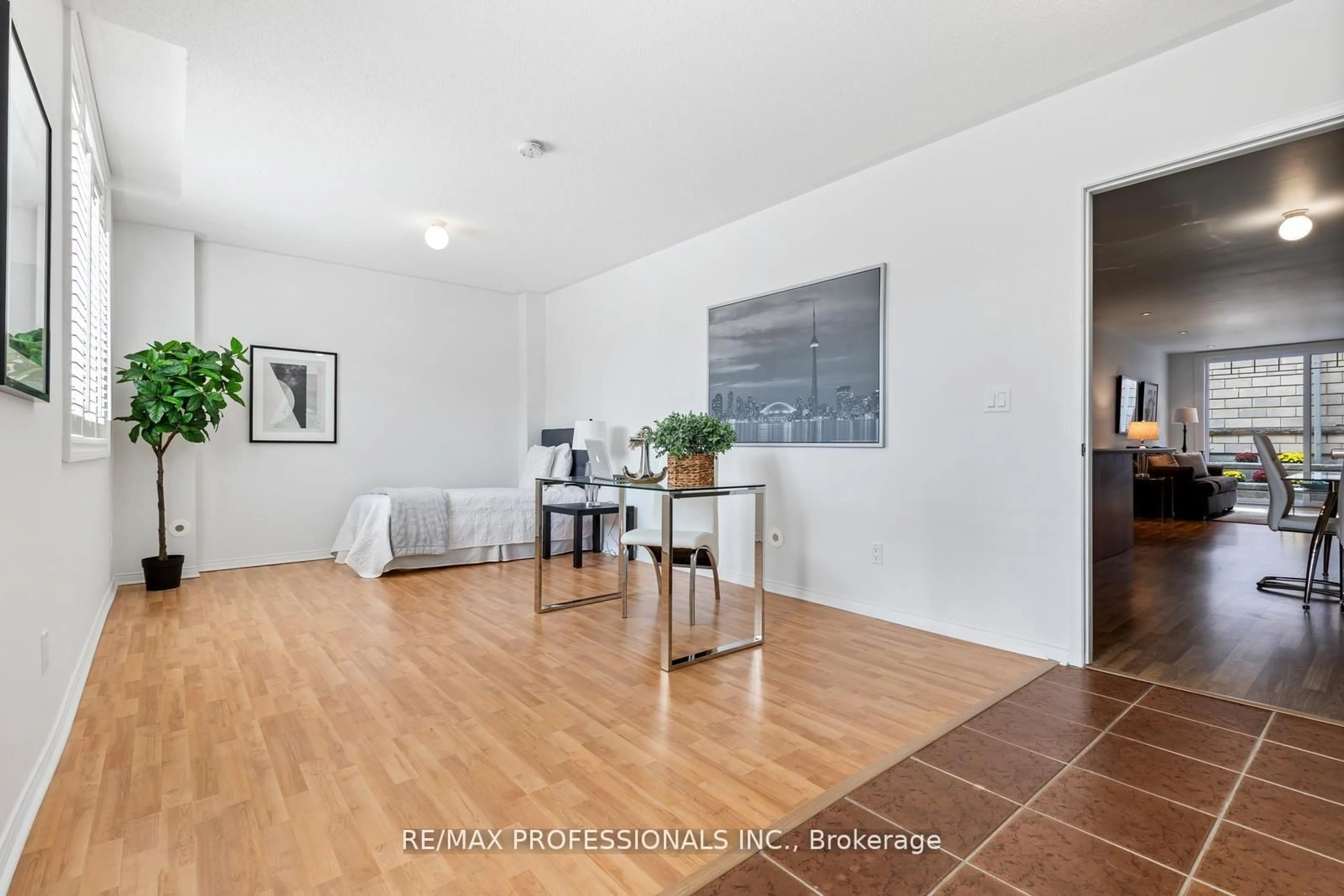 A pic of a room for 3400 Lake Shore Blvd #104, Toronto Ontario M8W 4Z9