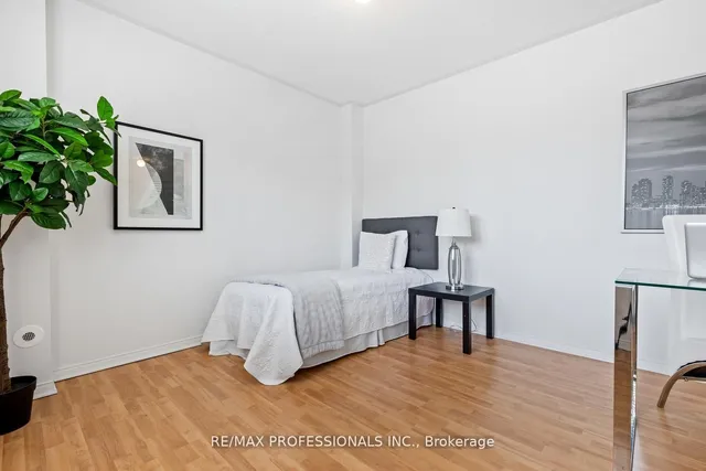 3400 Lake Shore Blvd #104, Toronto 5