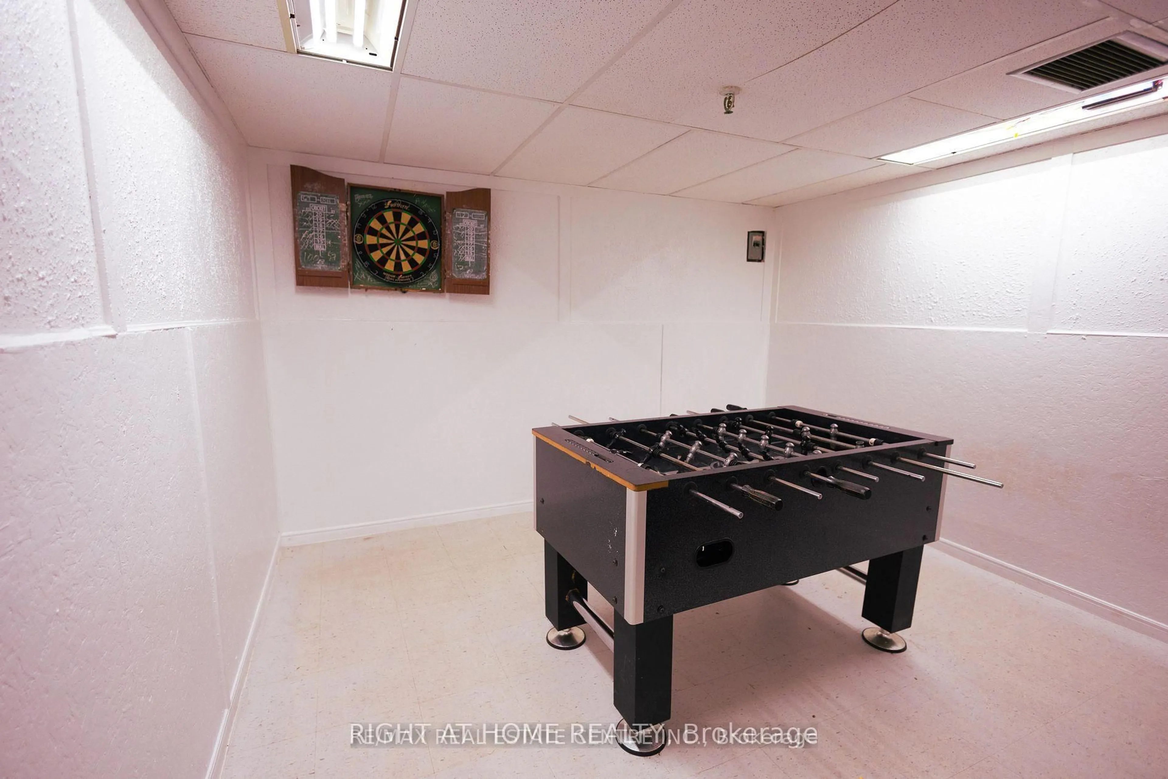 A pic of a room for 3025 The credit woodlands Dr #109, Mississauga Ontario L5C 2V3