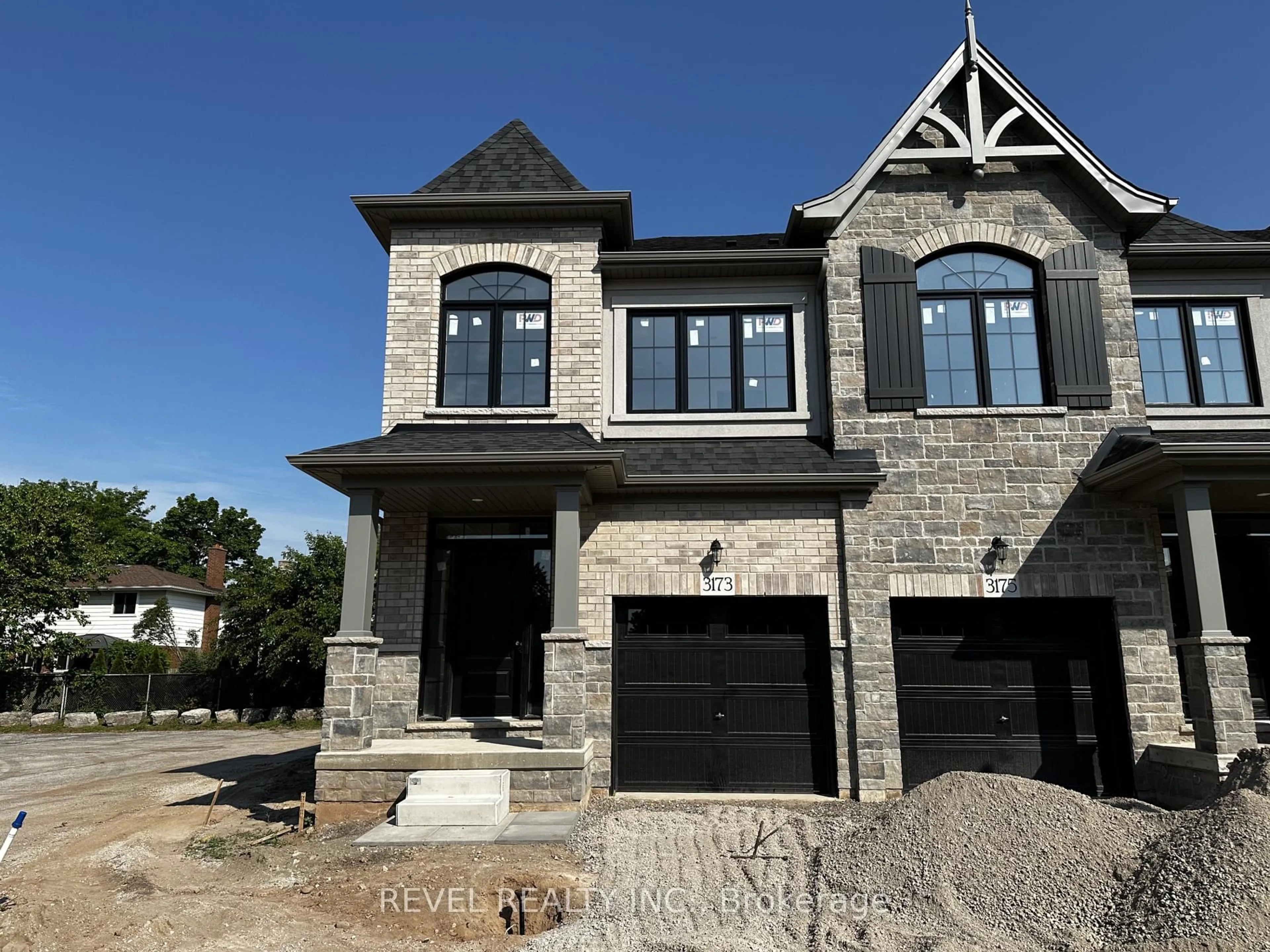Home with brick exterior material, street for 3173 Maplehill Dr, Burlington Ontario L7N 2W3