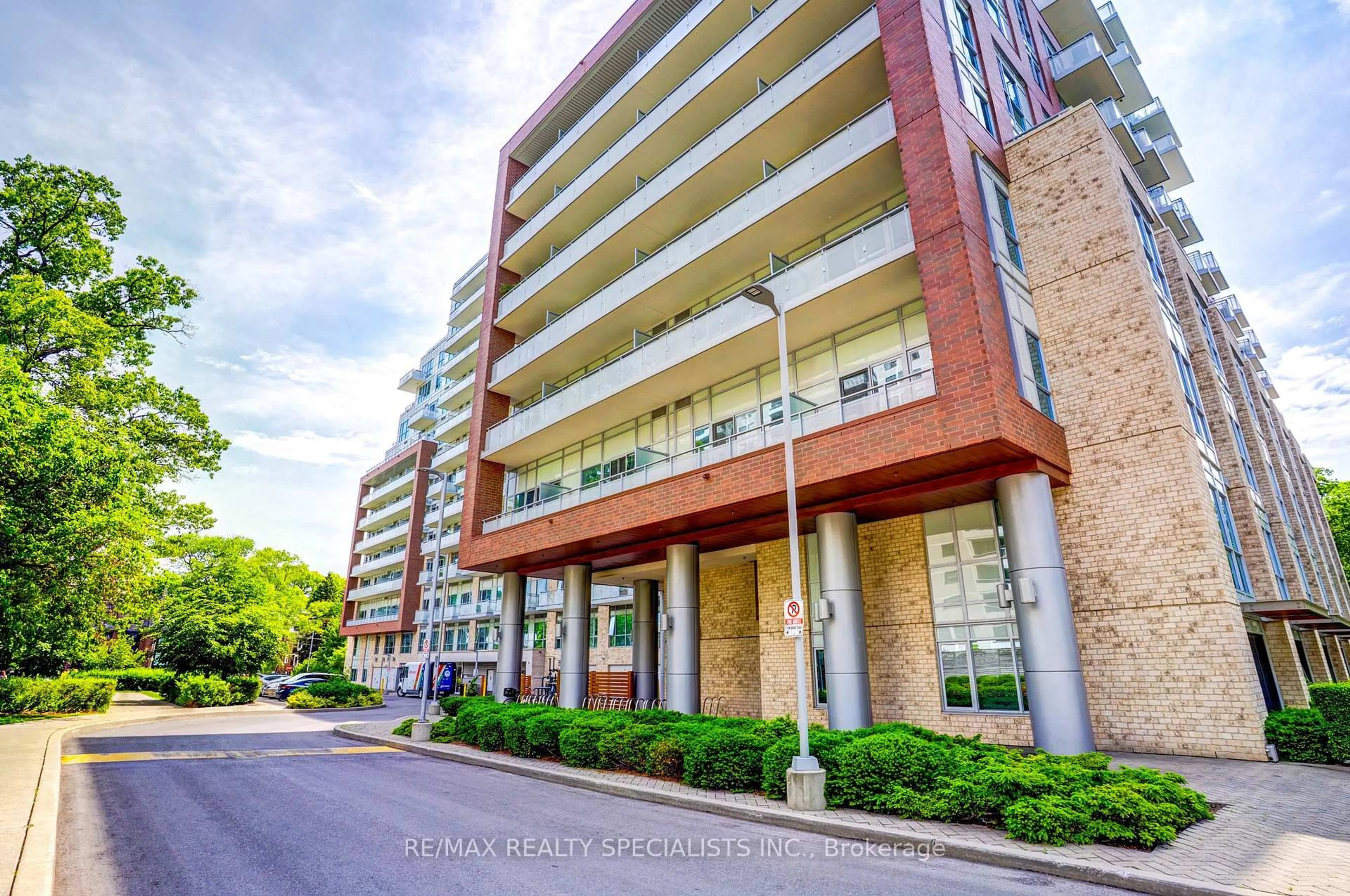 Unknown for 1830 Bloor St #518, Toronto Ontario M6P 3K6