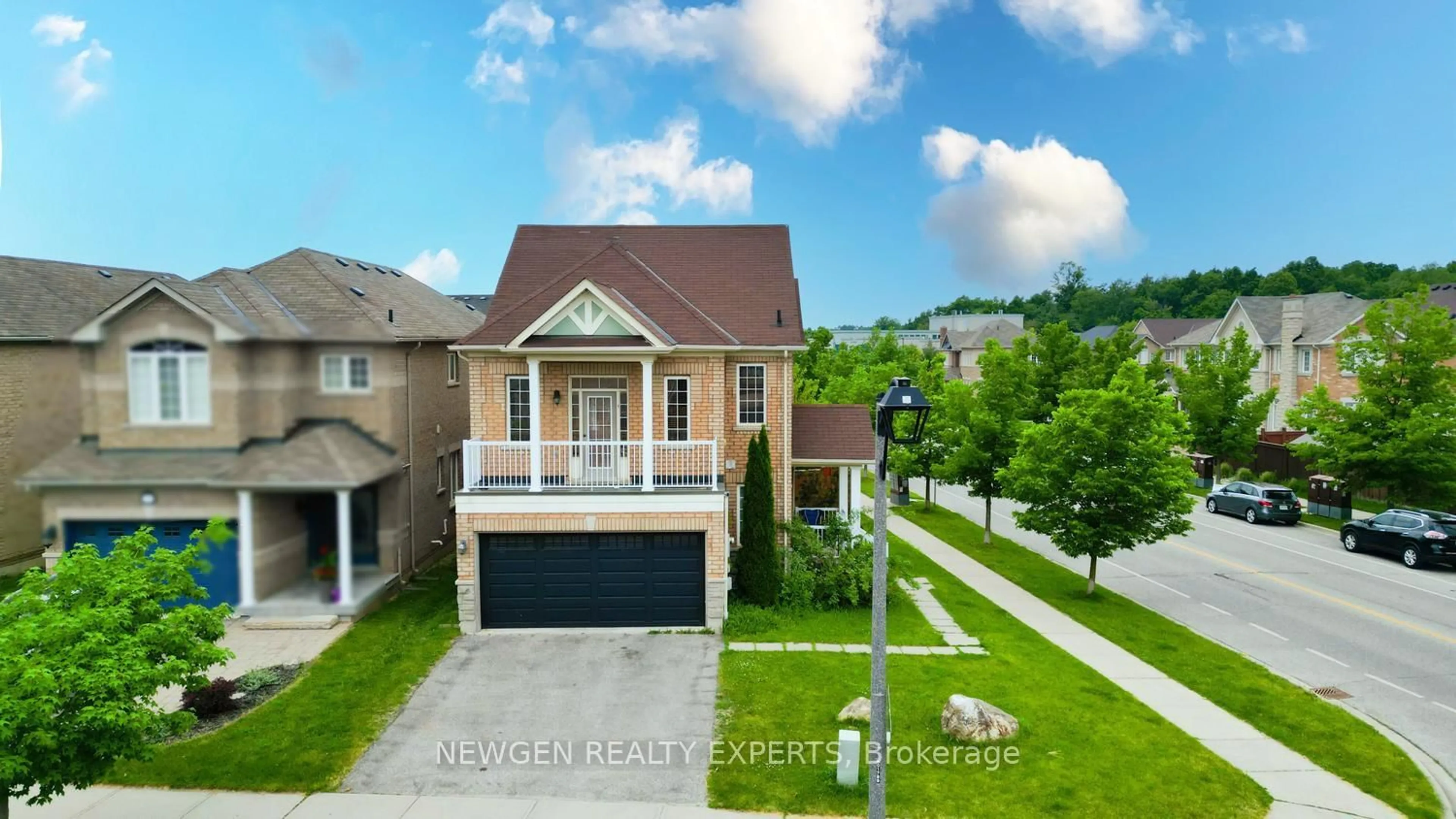 A pic from outside/outdoor area/front of a property/back of a property/a pic from drone, street for 424 Barber Dr, Halton Hills Ontario L7G 0A5