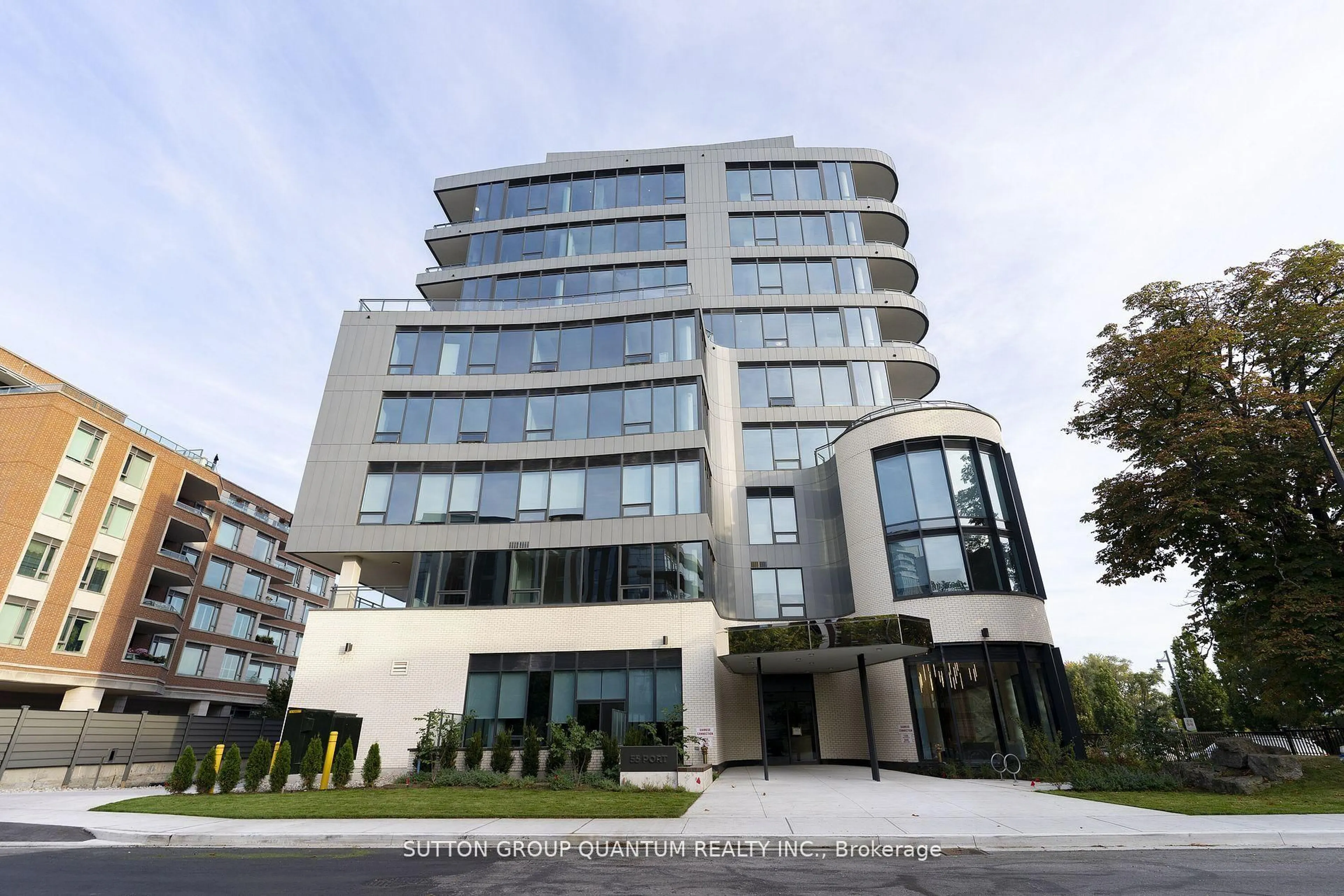 Indoor foyer for 55 PORT St #602, Mississauga Ontario L5G 4P3