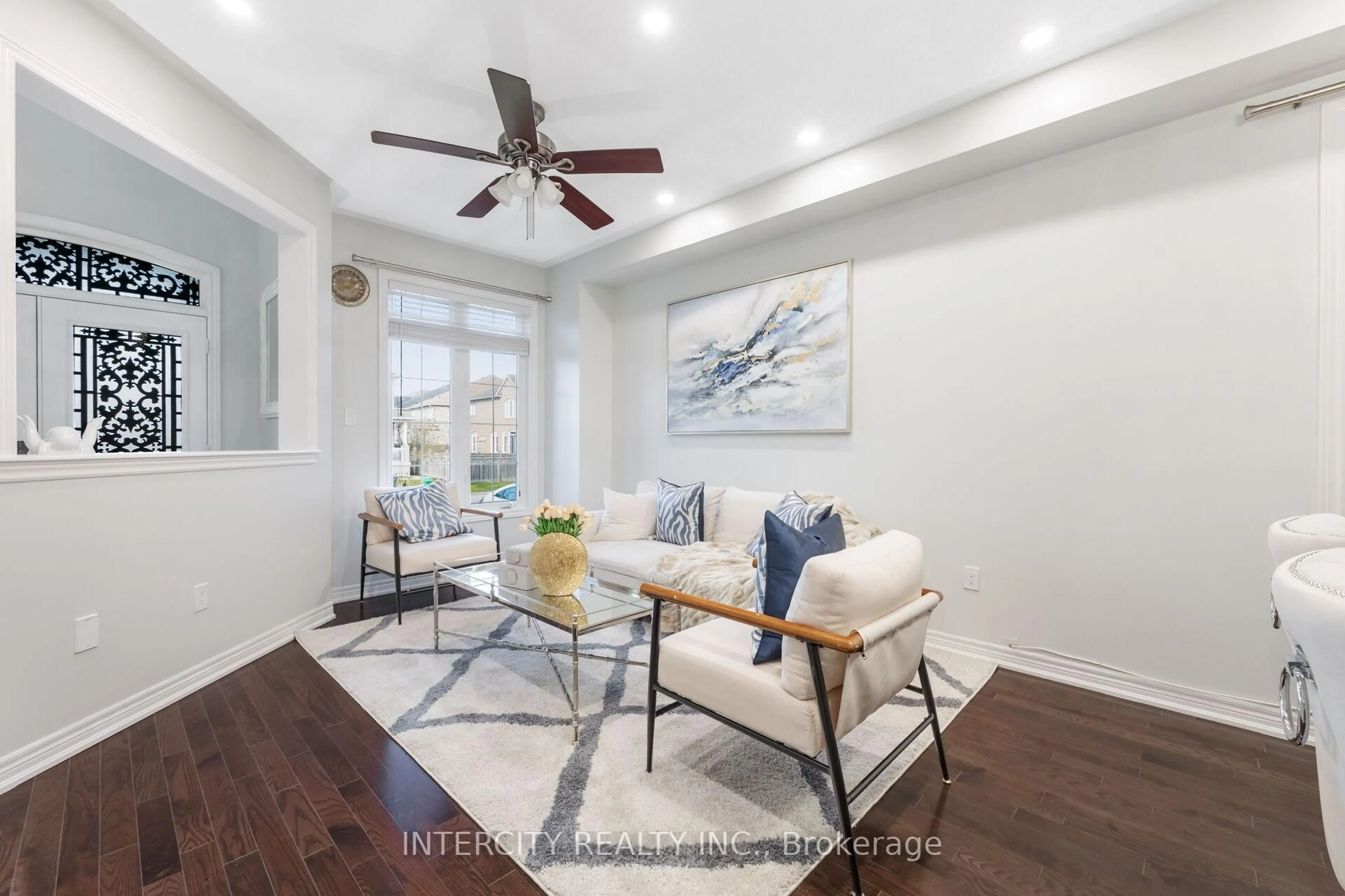 Living room with furniture, unknown for 6 Constance St, Brampton Ontario L6P 3G4
