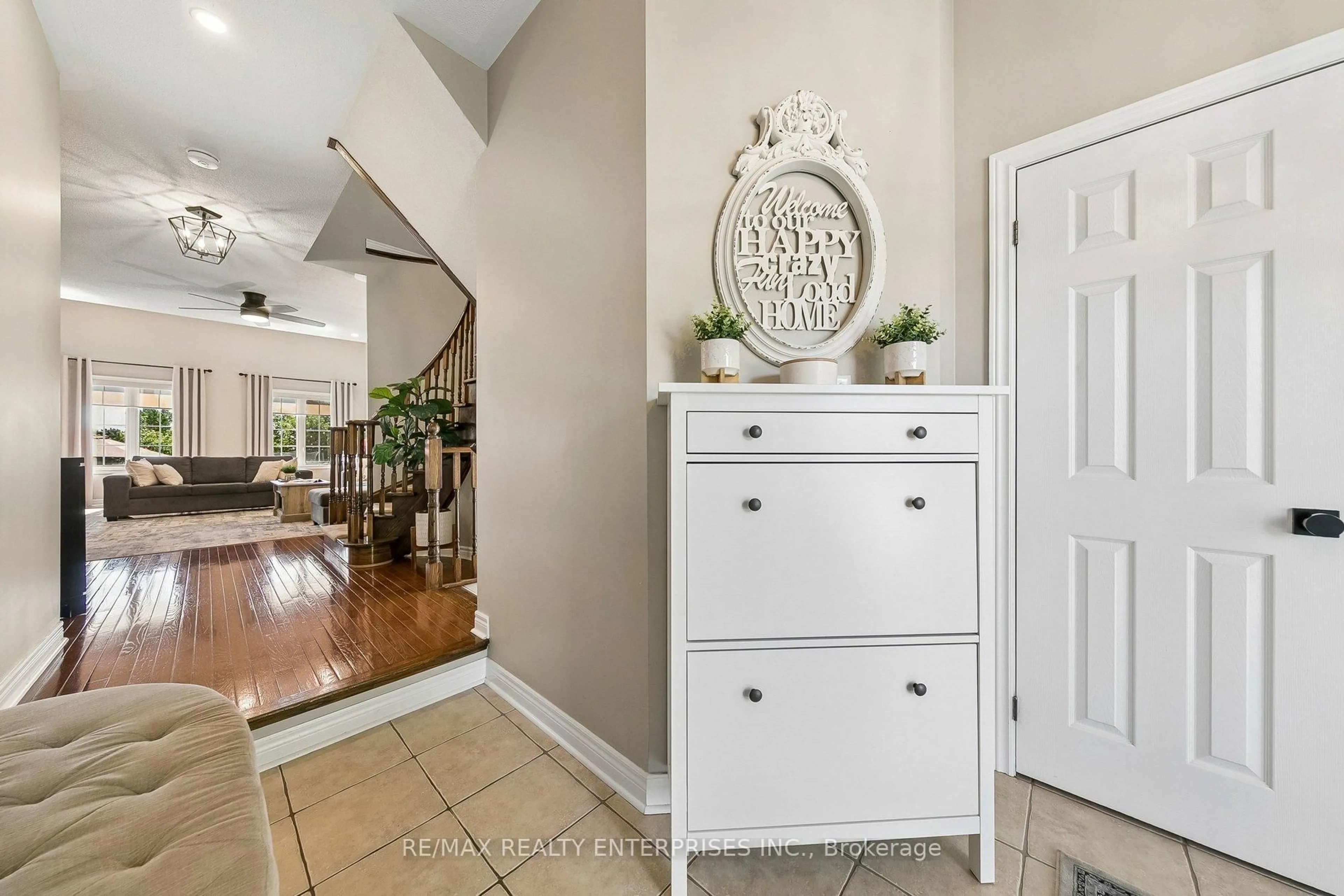 Indoor entryway for 48 Spotted Owl Cres, Brampton Ontario L7A 0J9