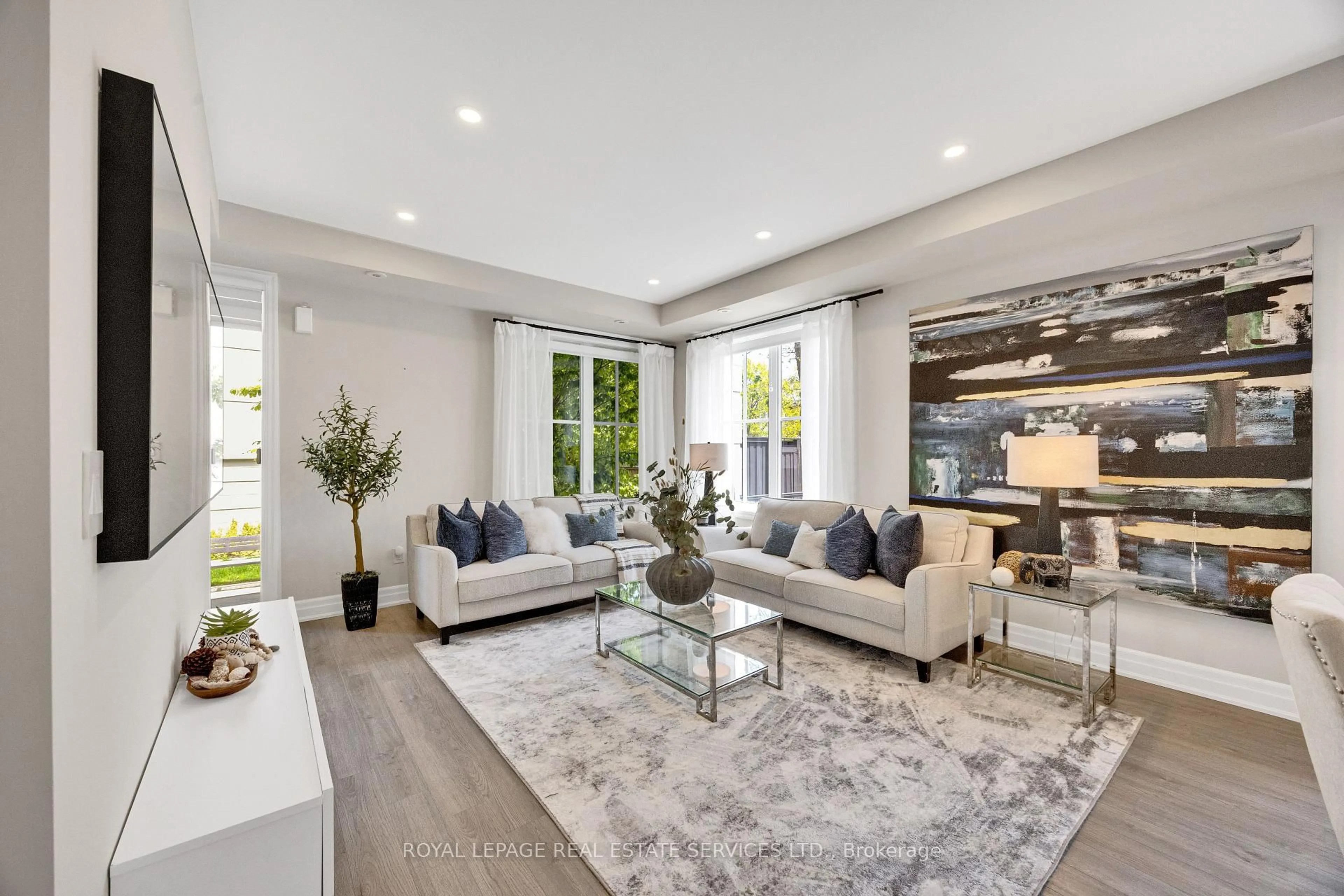 Living room with furniture, unknown for 1195 Gooseberry Lane #301, Mississauga Ontario L5G 0B7