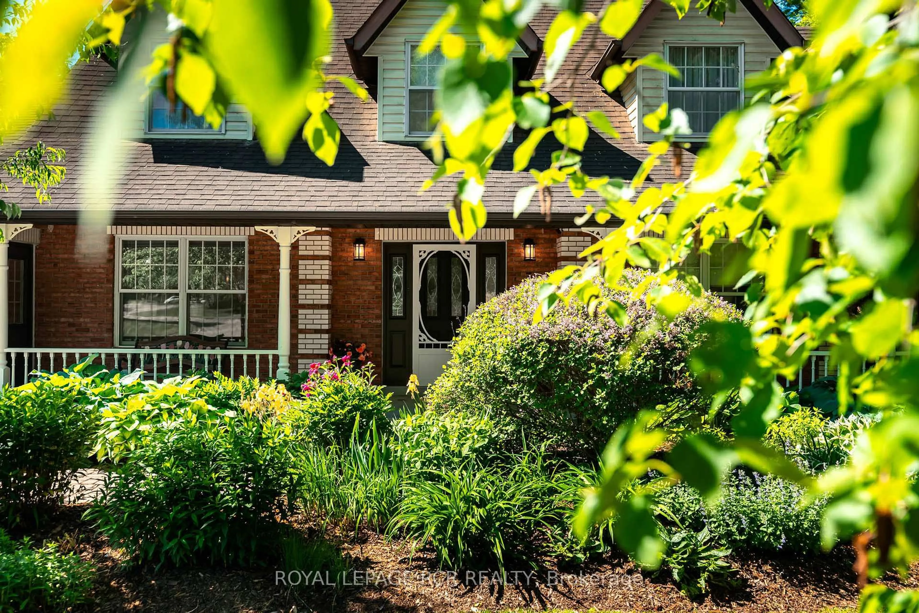 Home with brick exterior material, street for 3 Carroll Crt, Caledon Ontario L7E 0E1