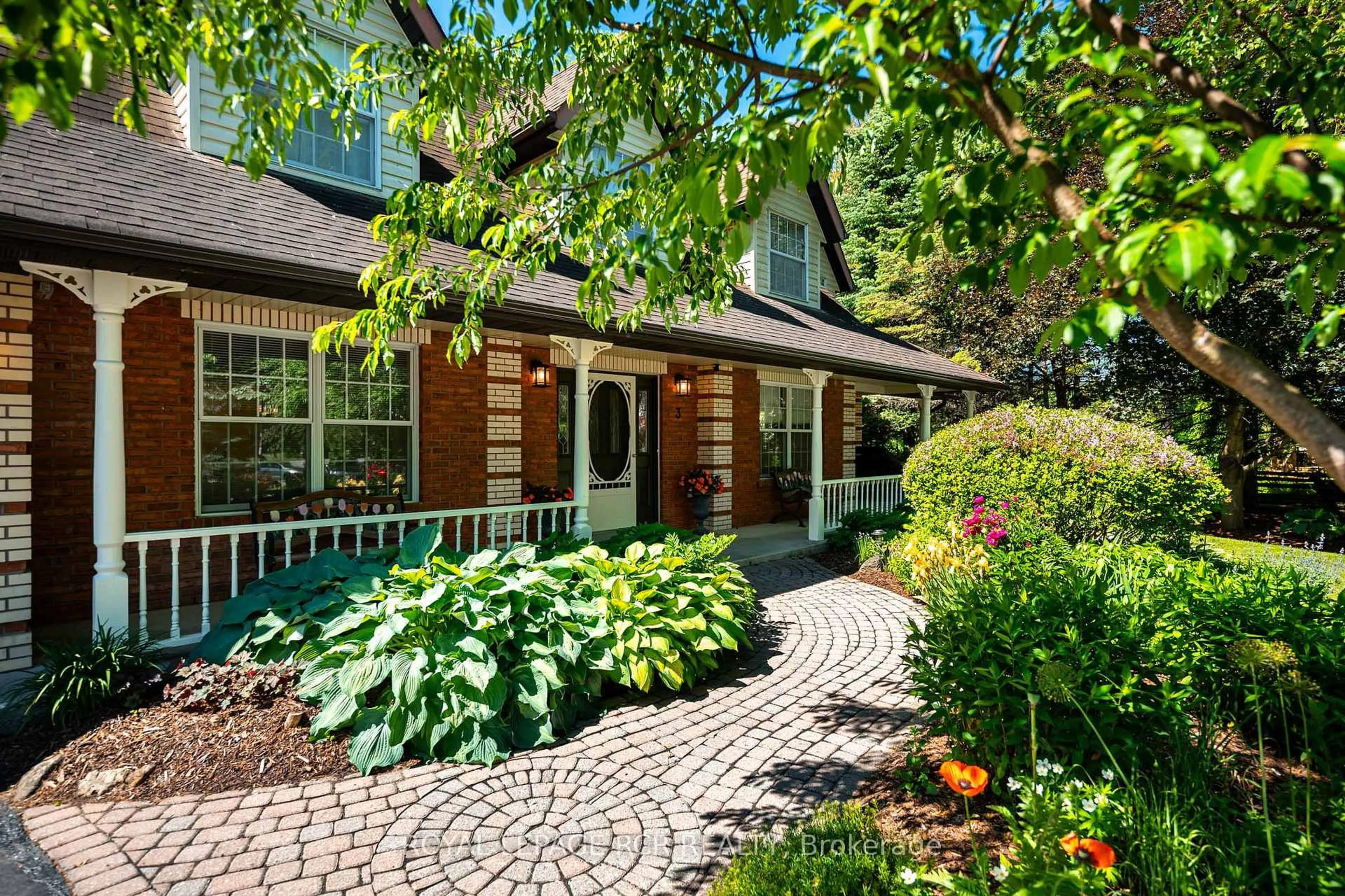 Home with brick exterior material, street for 3 Carroll Crt, Caledon Ontario L7E 0E1