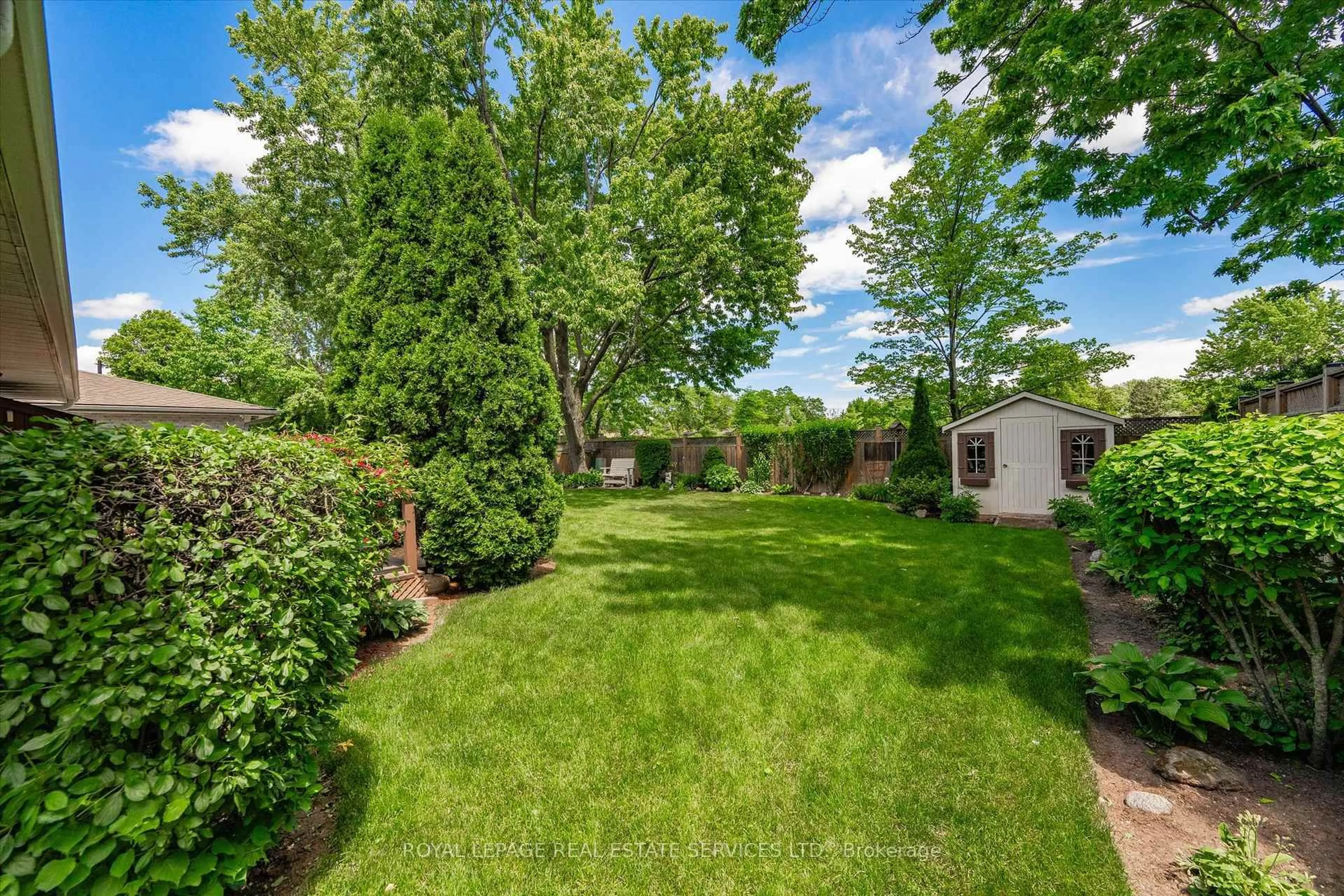 Patio, unknown for 484 Grand Blvd, Oakville Ontario L6H 1P3