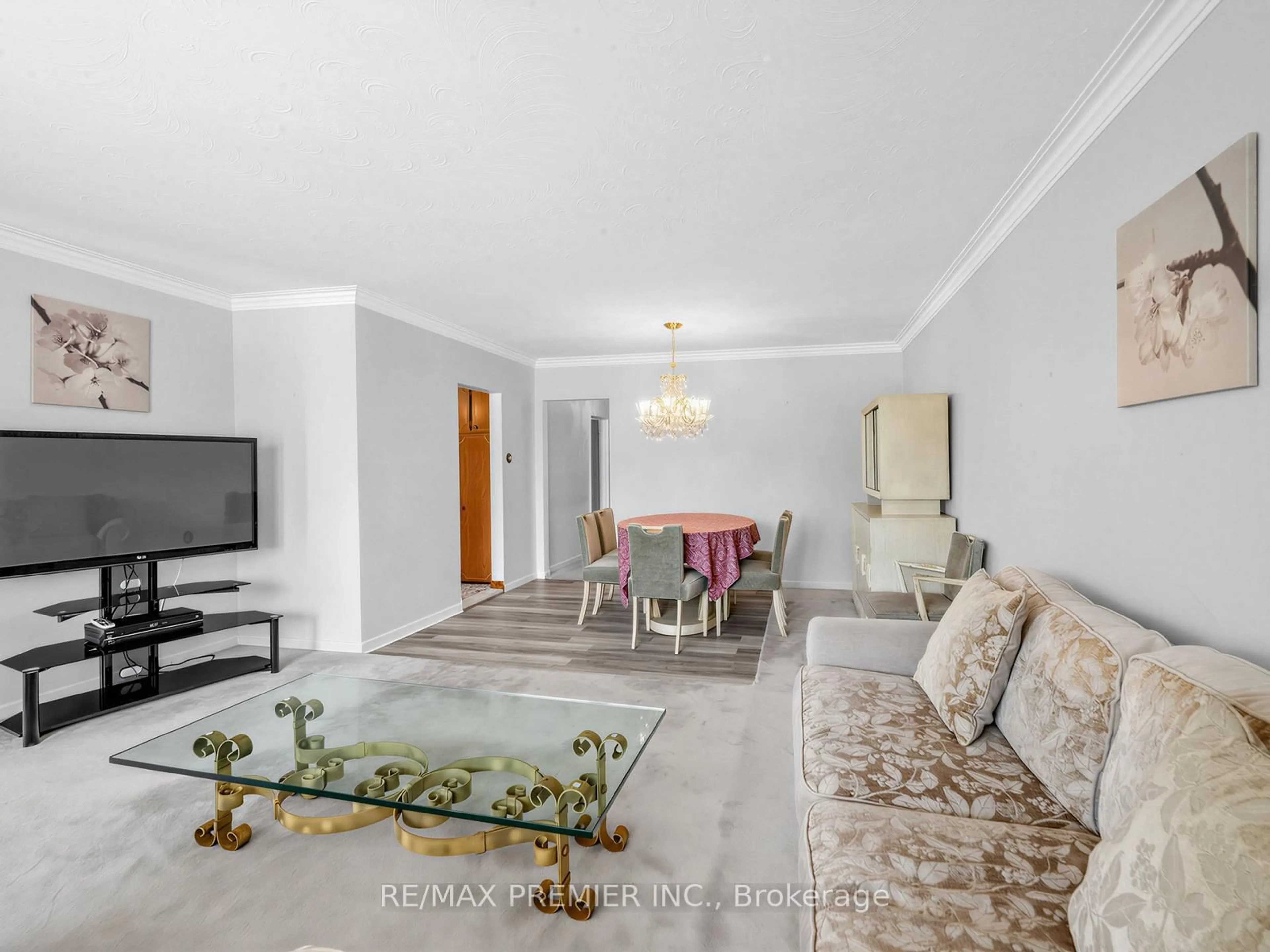 Living room with furniture, unknown for 12 Goldcrest Blvd, Toronto Ontario M6L 2X5