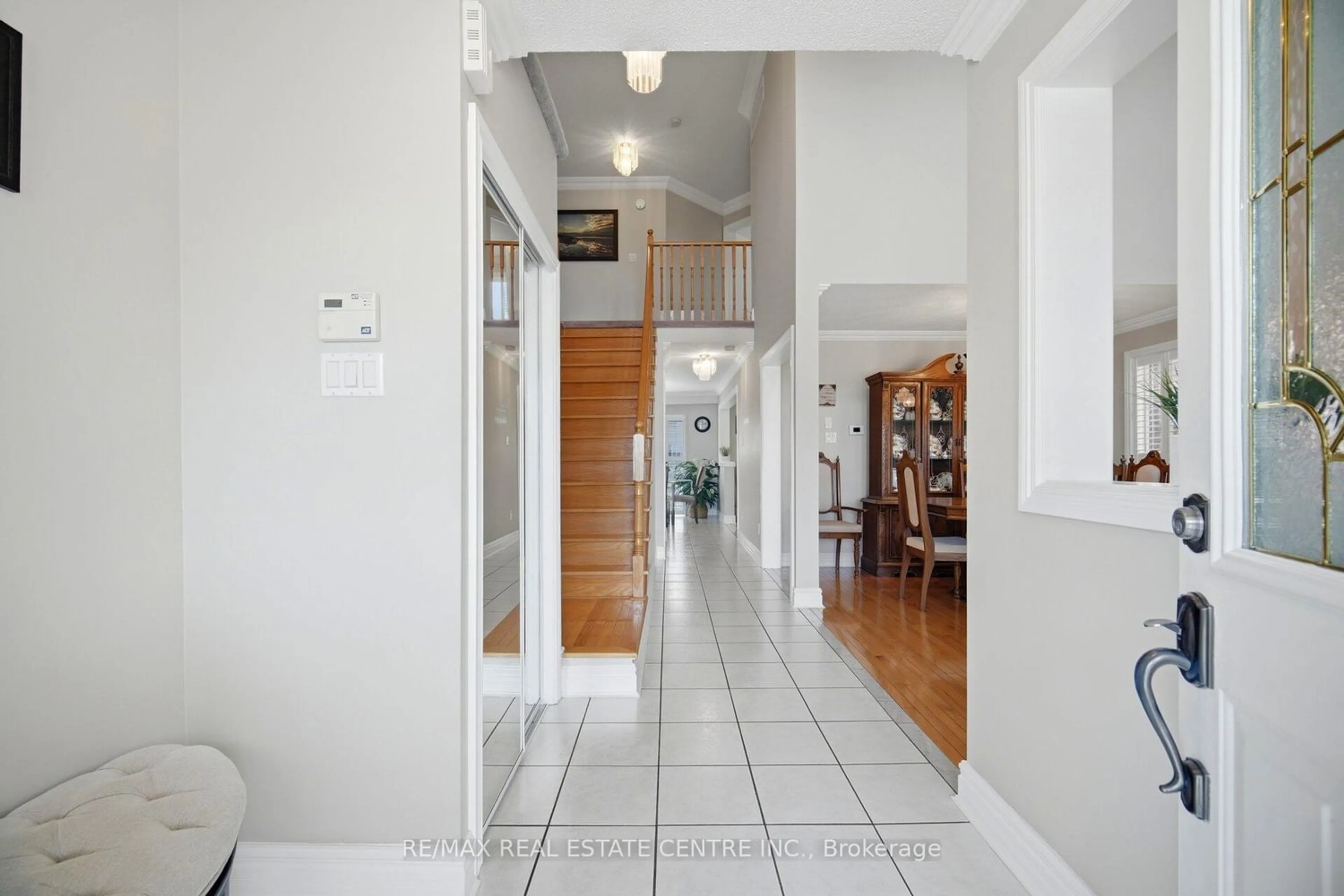 Indoor foyer for 18 grasshopper Way, Brampton Ontario L6R 2J6