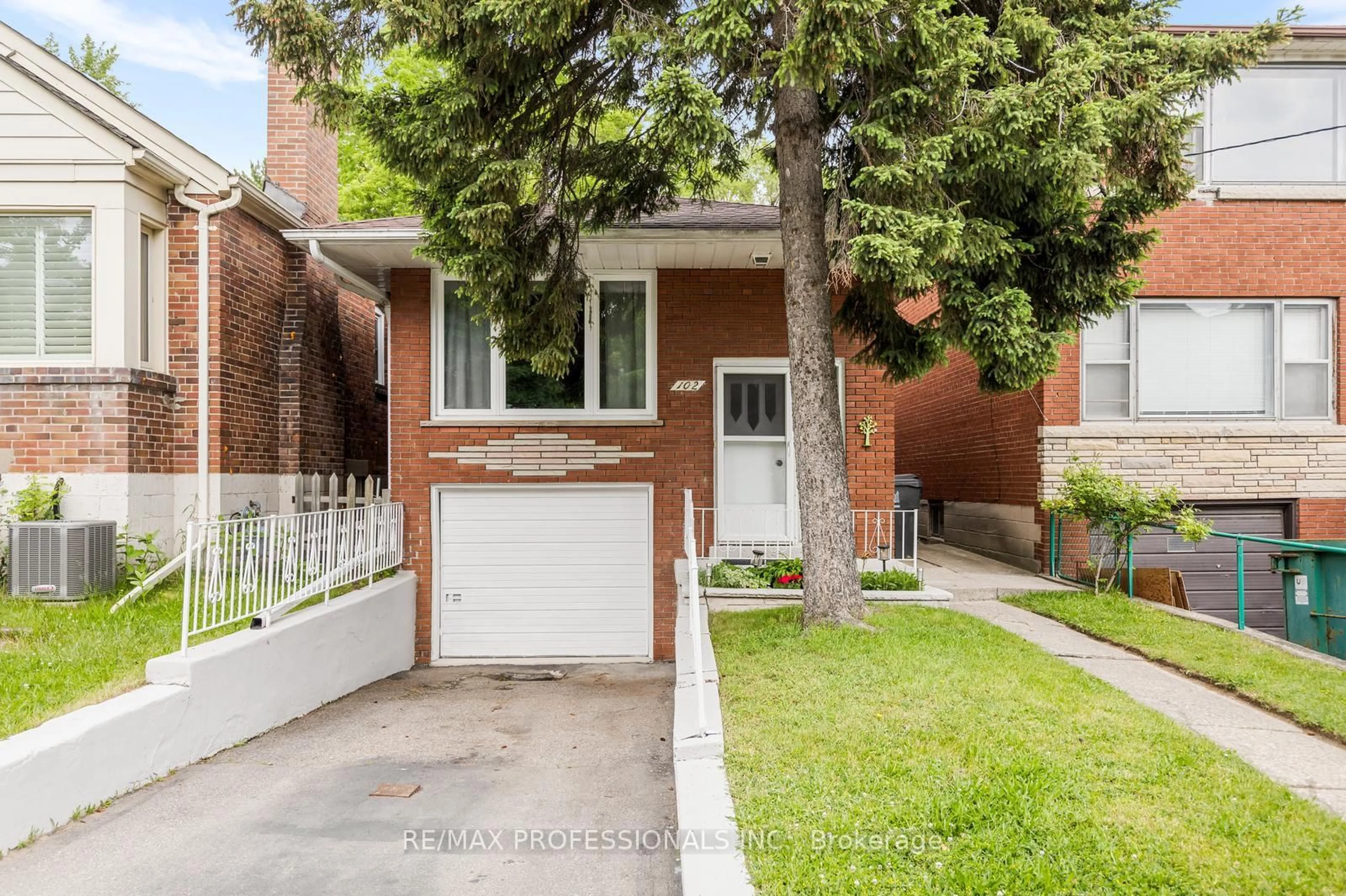 Home with brick exterior material, street for 102 Symons St, Toronto Ontario M8V 1V2