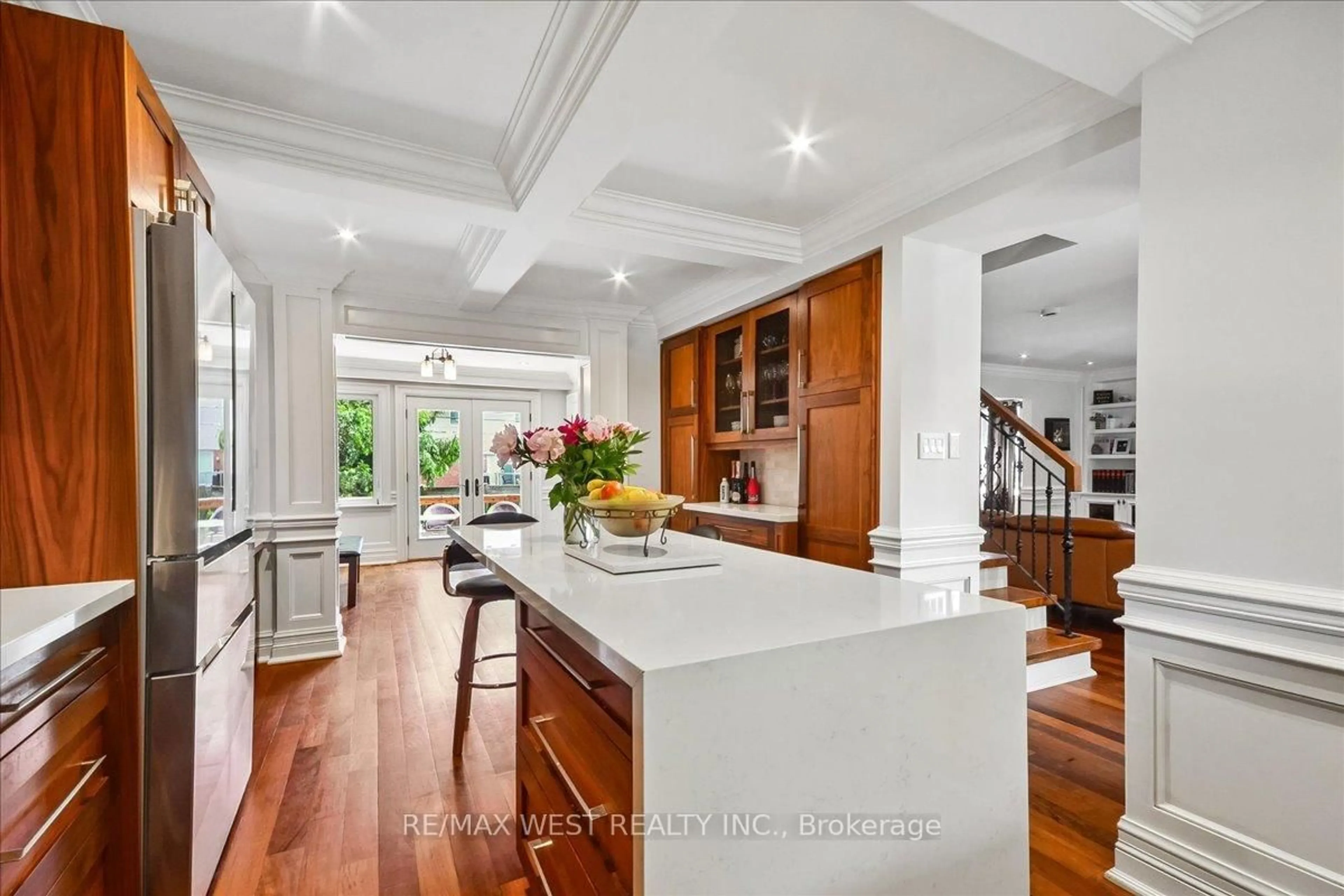 Open concept kitchen, ceramic/tile floor for 11 Hillcroft Dr, Toronto Ontario M9B 4X4
