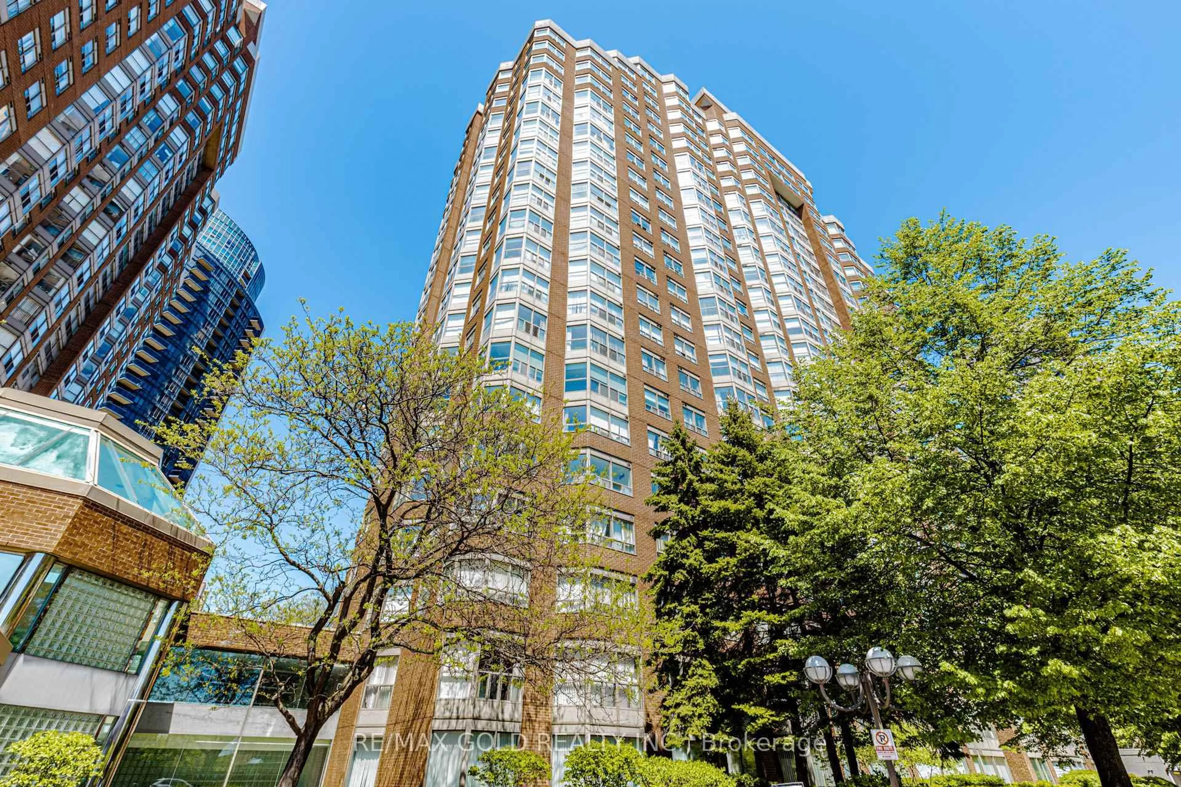 Unknown for 325 Webb Dr #PH 201, Mississauga Ontario L5B 3Z9