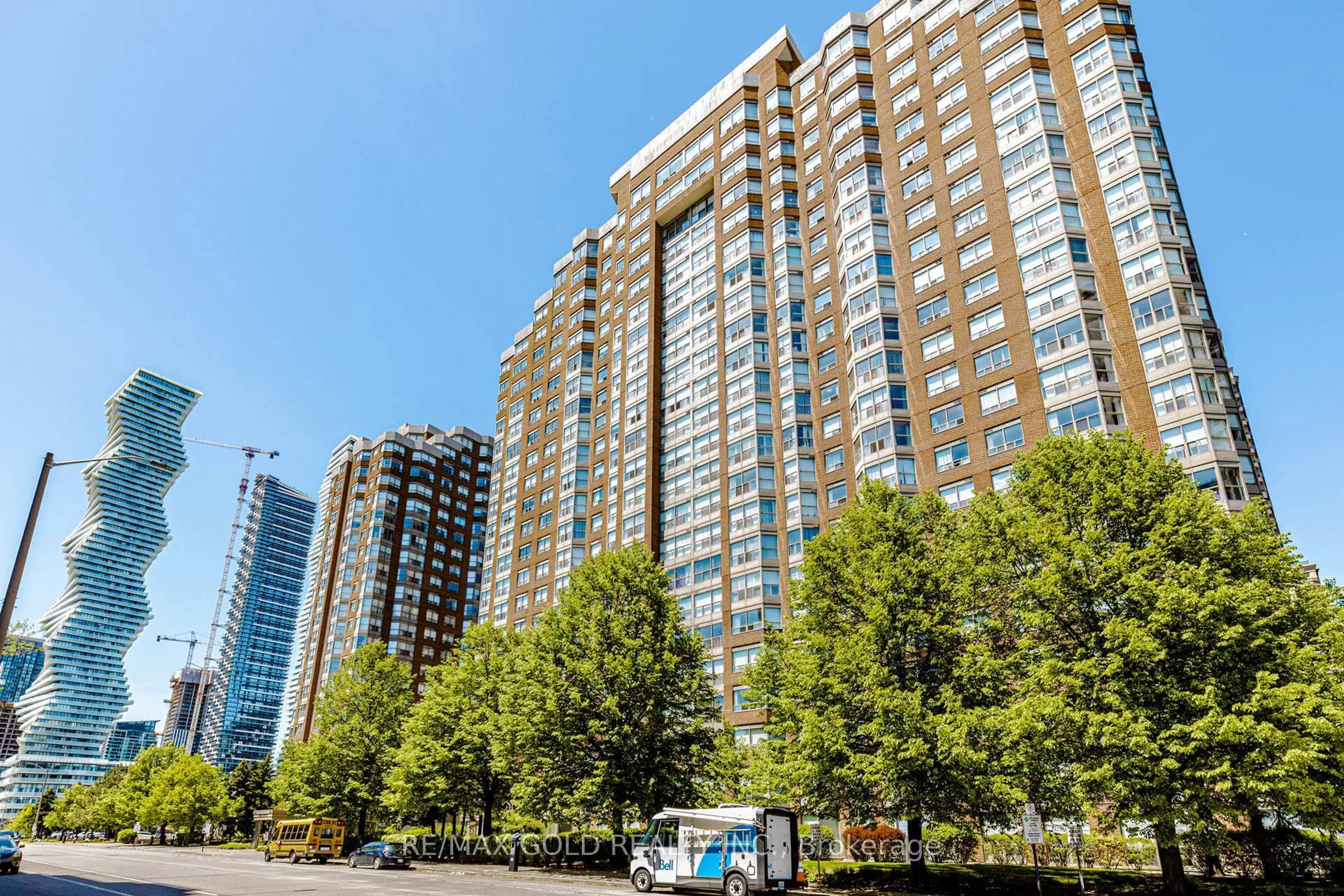Unknown for 325 Webb Dr #PH 201, Mississauga Ontario L5B 3Z9