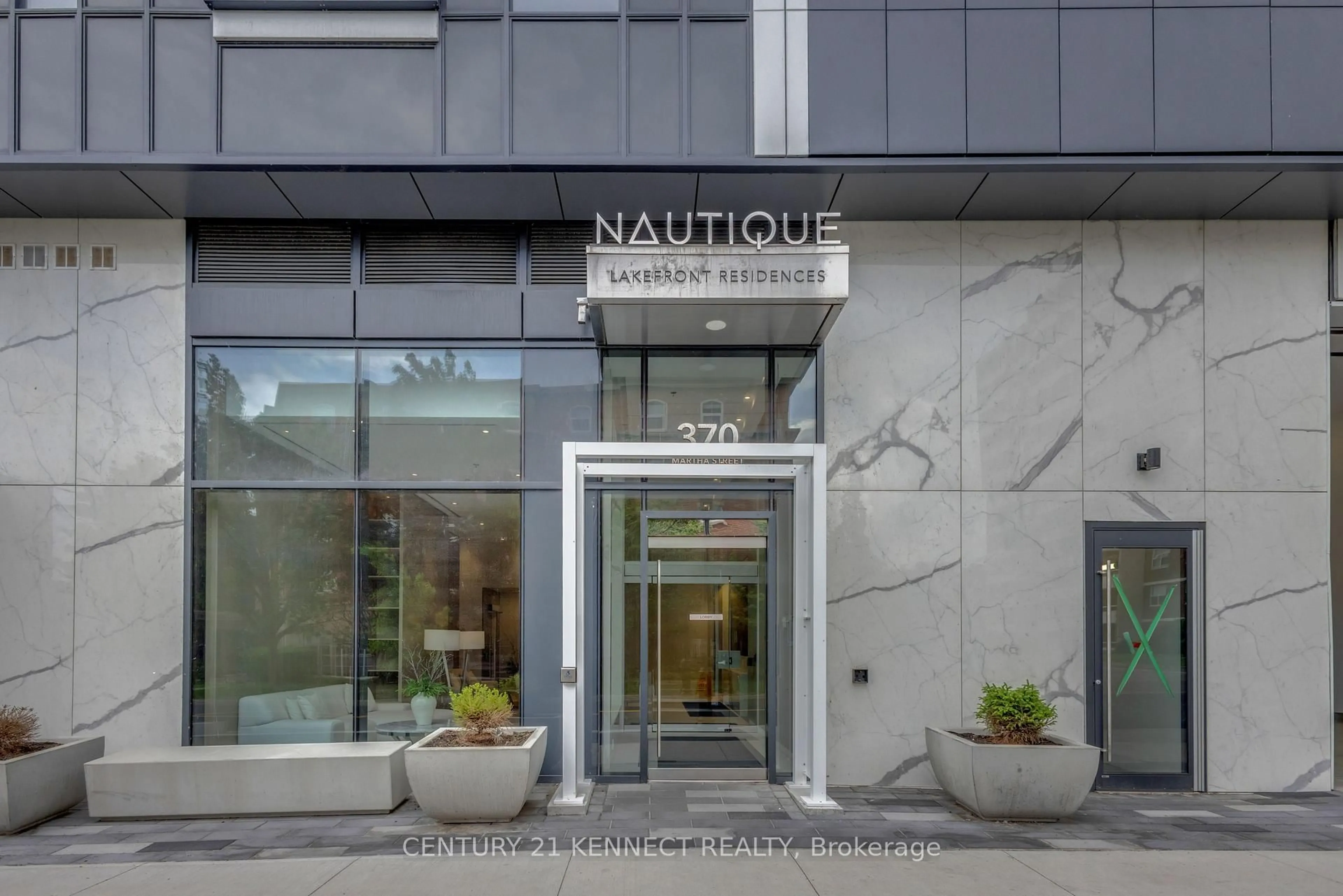 Indoor foyer for 370 Martha St #2004, Burlington Ontario L7R 0G9