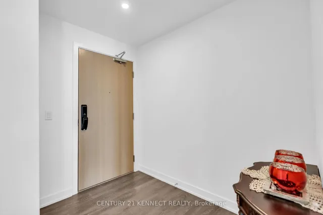 370 Martha St #2004, Burlington 3