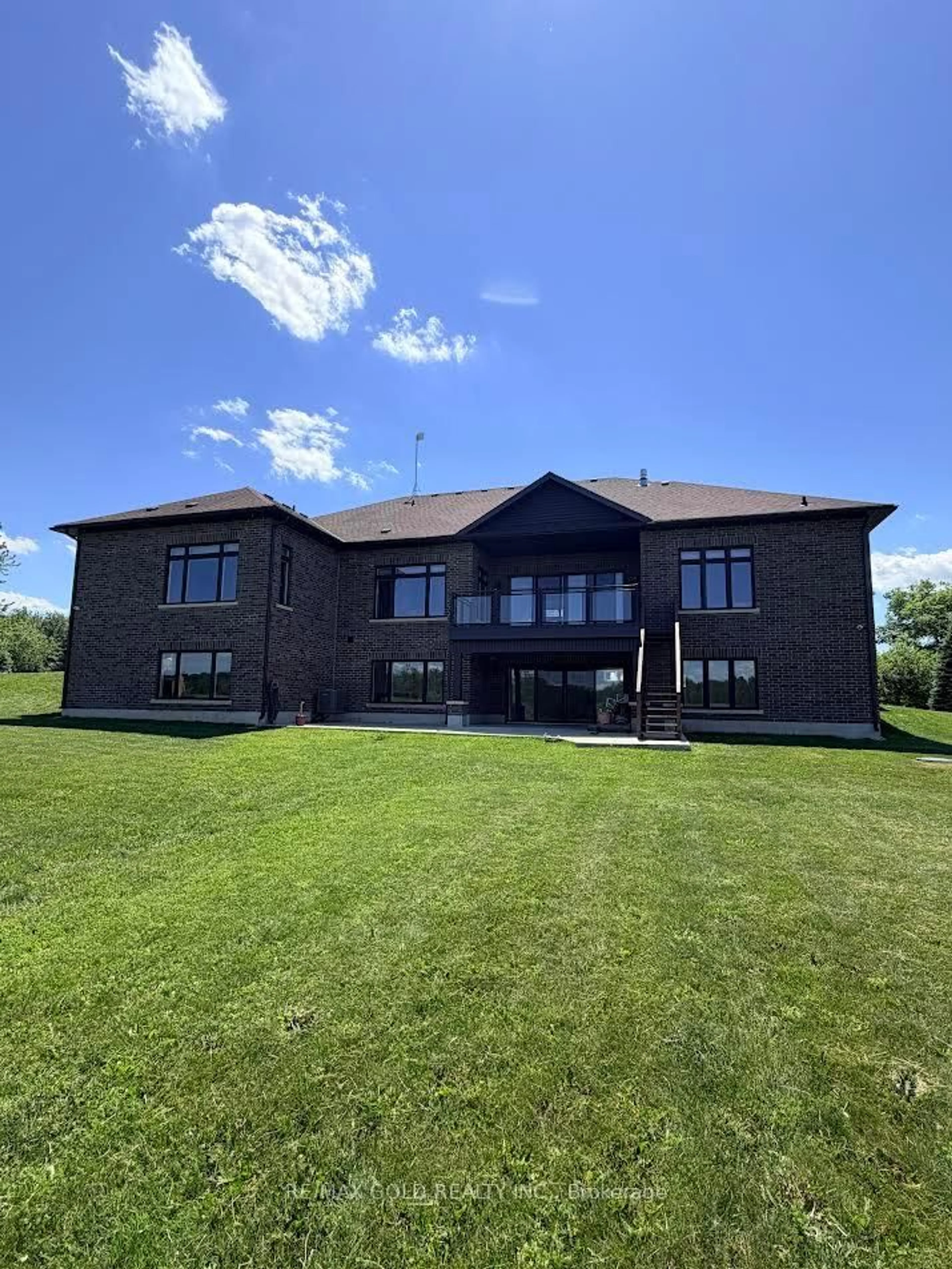 A pic from outside/outdoor area/front of a property/back of a property/a pic from drone, building for 19769 Willoughby Rd, Caledon Ontario L7K 1V9