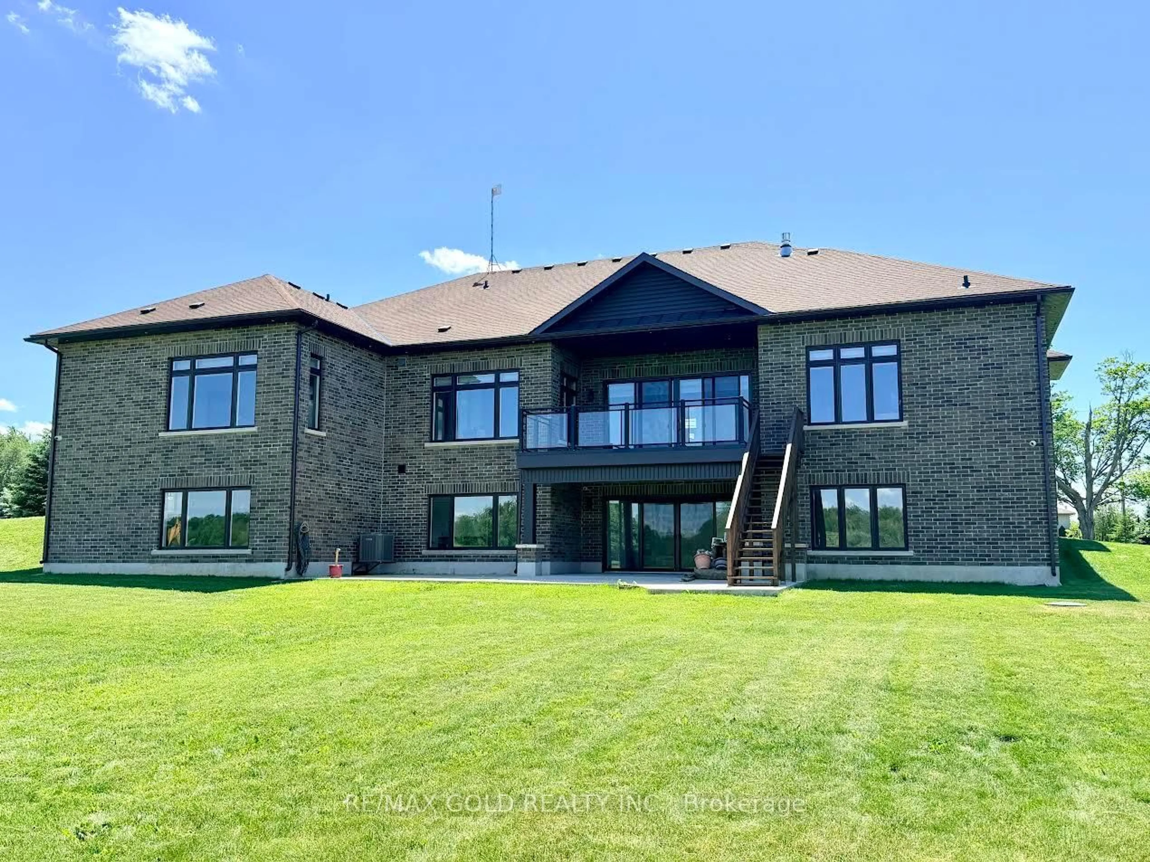 A pic from outside/outdoor area/front of a property/back of a property/a pic from drone, building for 19769 Willoughby Rd, Caledon Ontario L7K 1V9