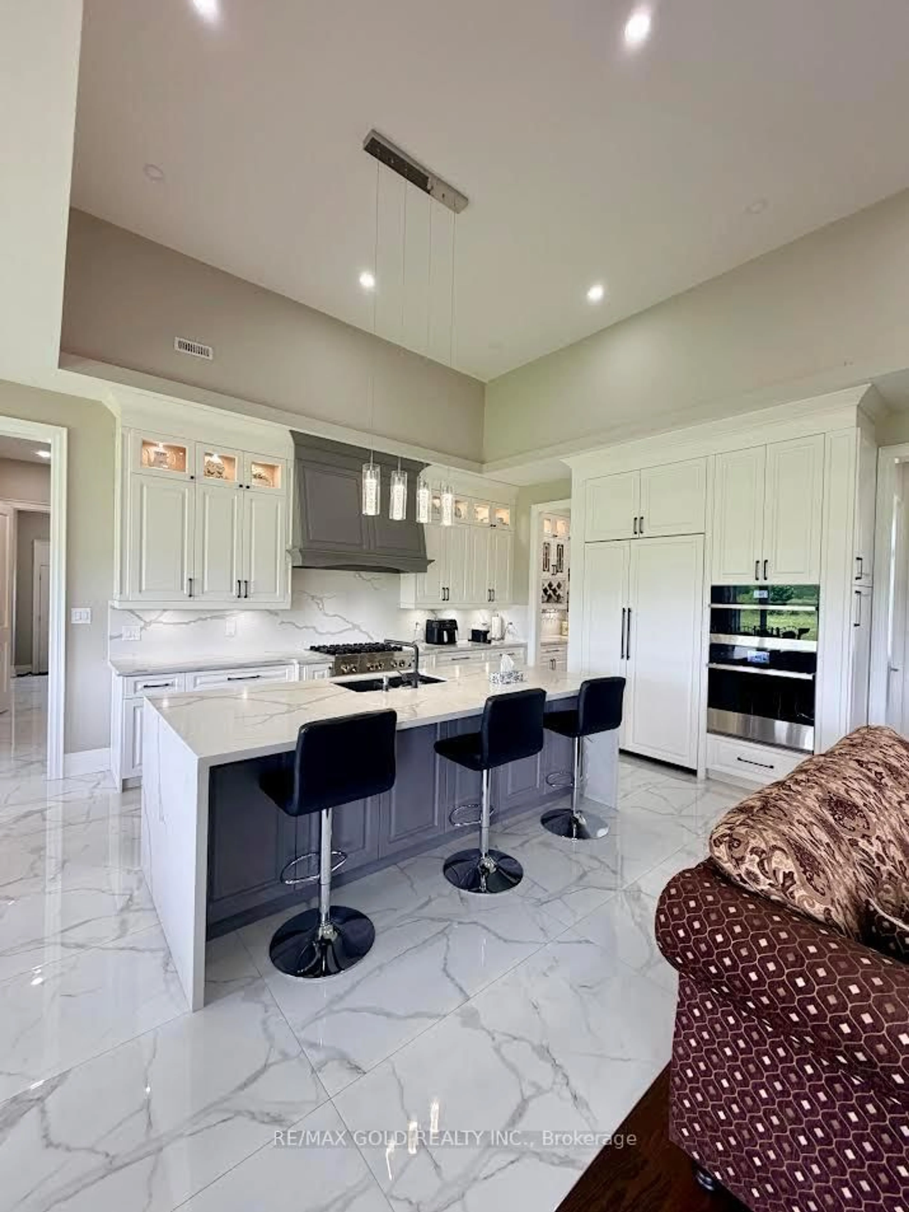 Contemporary kitchen, ceramic/tile floor for 19769 Willoughby Rd, Caledon Ontario L7K 1V9