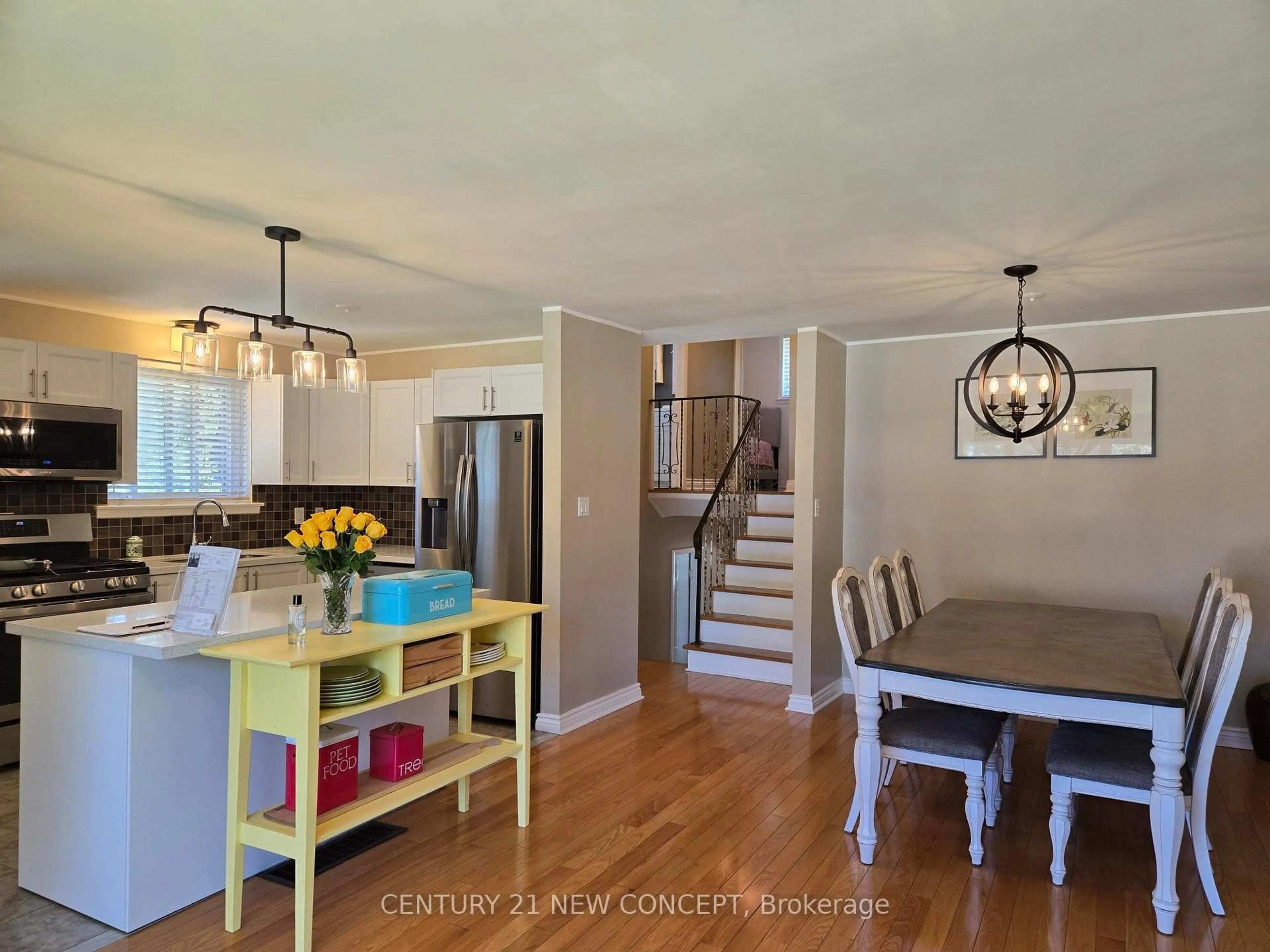 Open concept kitchen, unknown for 412 Melores Dr, Burlington Ontario L7L 4T8