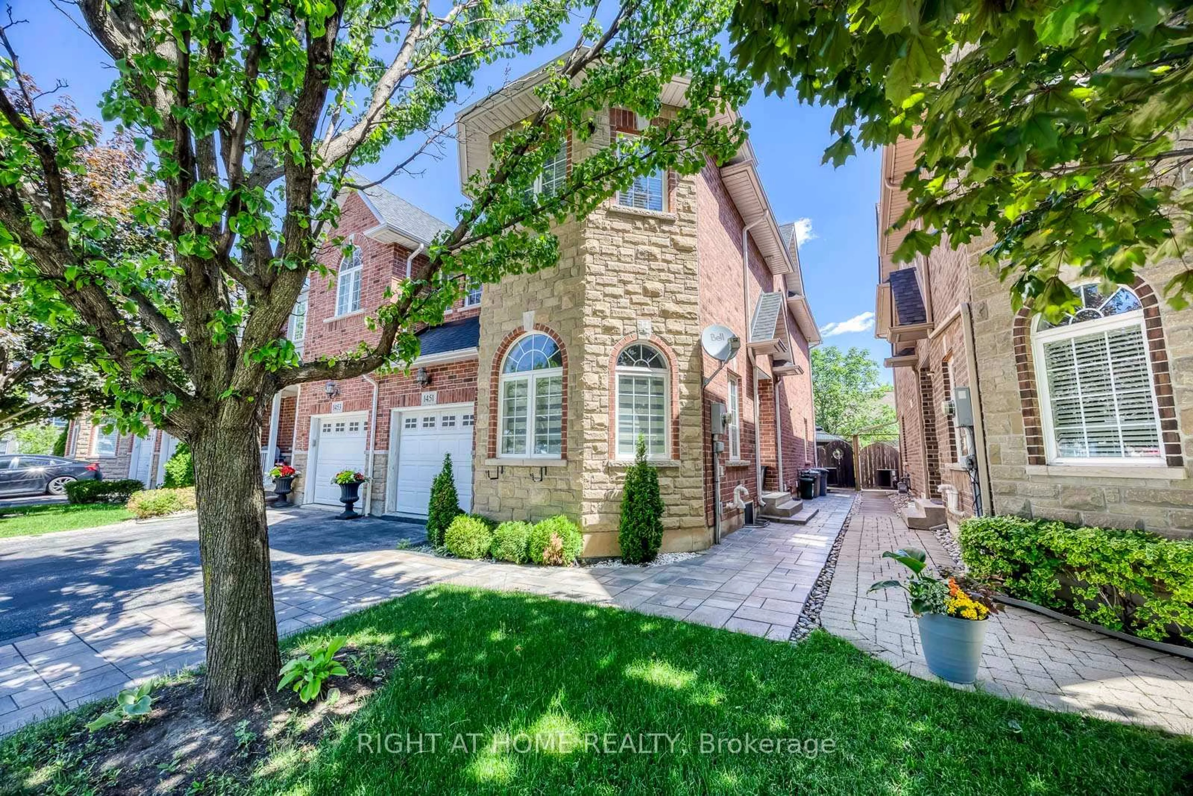 Home with brick exterior material, street for 1451 Tobyn Dr, Burlington Ontario L7M 5A6