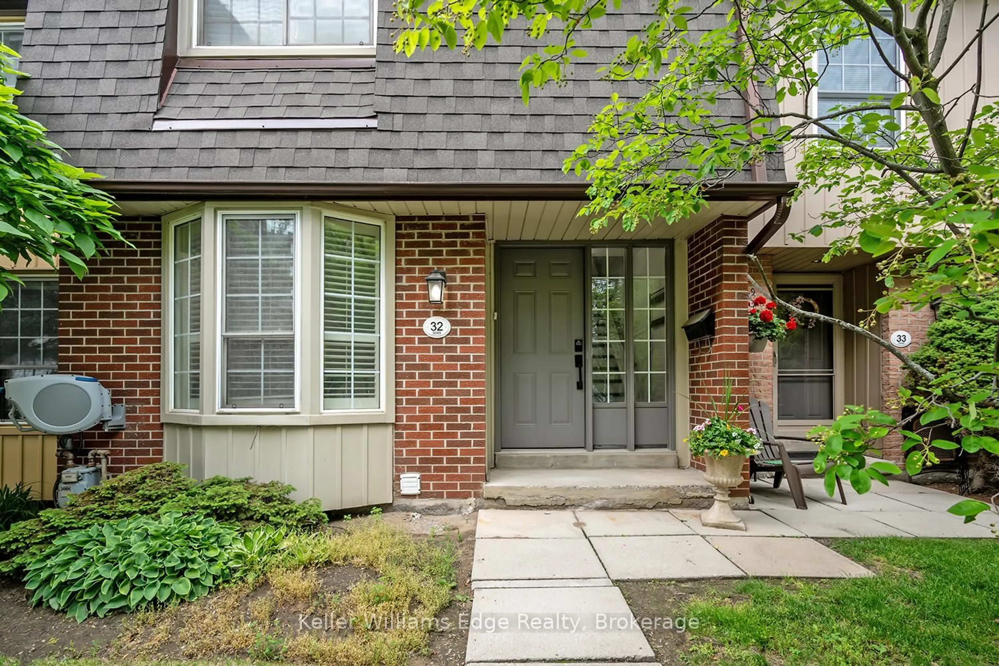 Home with brick exterior material, street for 3049 Glencrest Rd #32, Burlington Ontario L7N 3K1