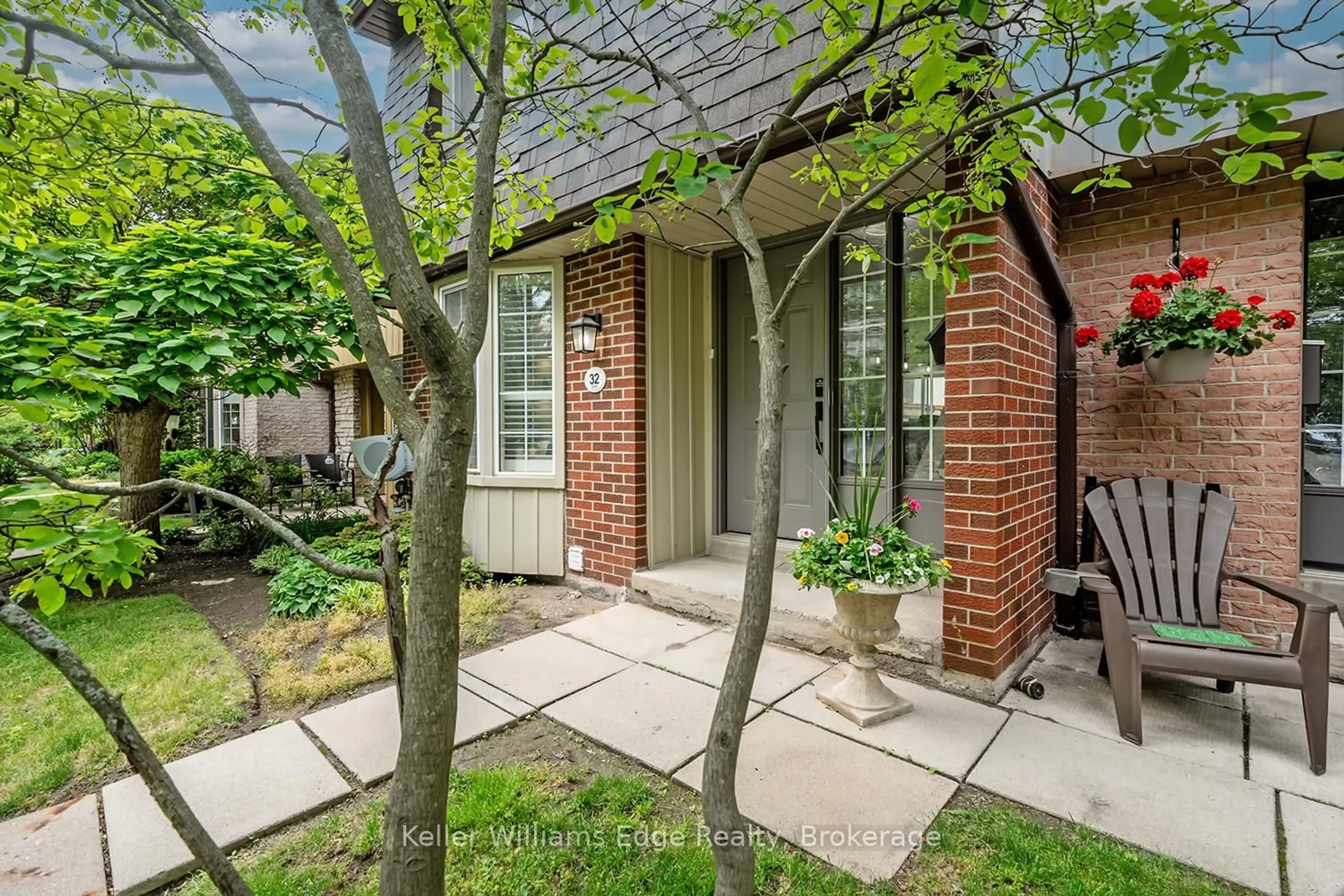 Patio, street for 3049 Glencrest Rd #32, Burlington Ontario L7N 3K1