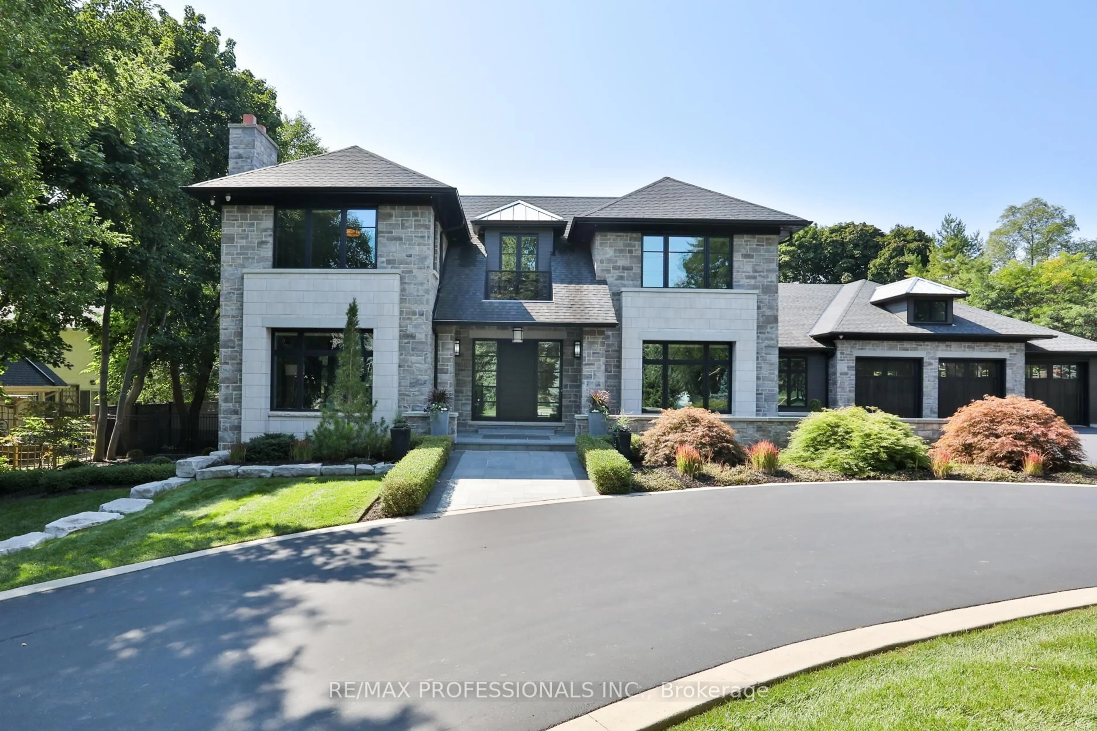 Home with brick exterior material, street for 262 Maple Grove Dr, Oakville Ontario L6J 4V5