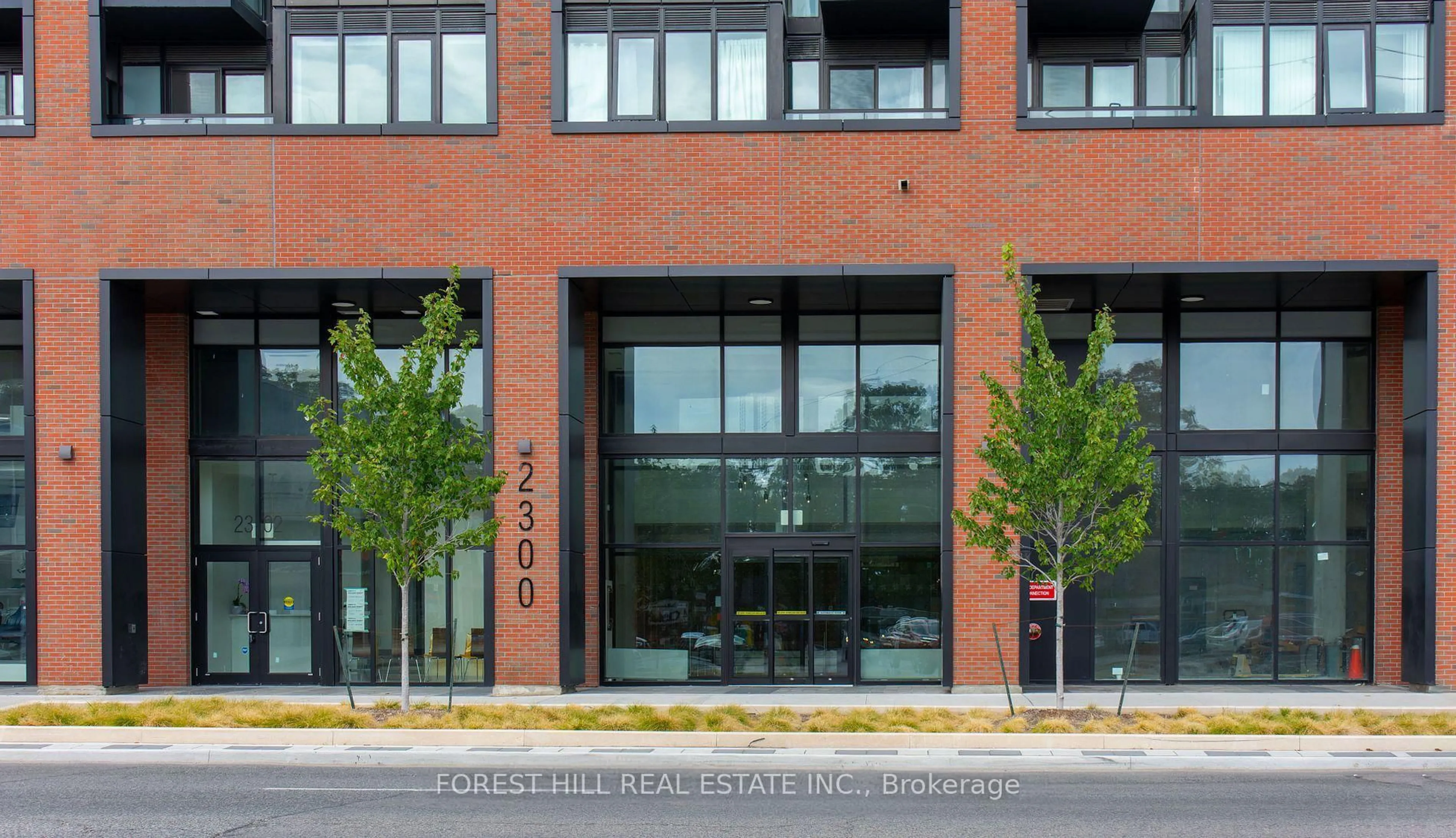 Indoor foyer for 2300 ST CLAIR Ave #725, Toronto Ontario M6N 0B3