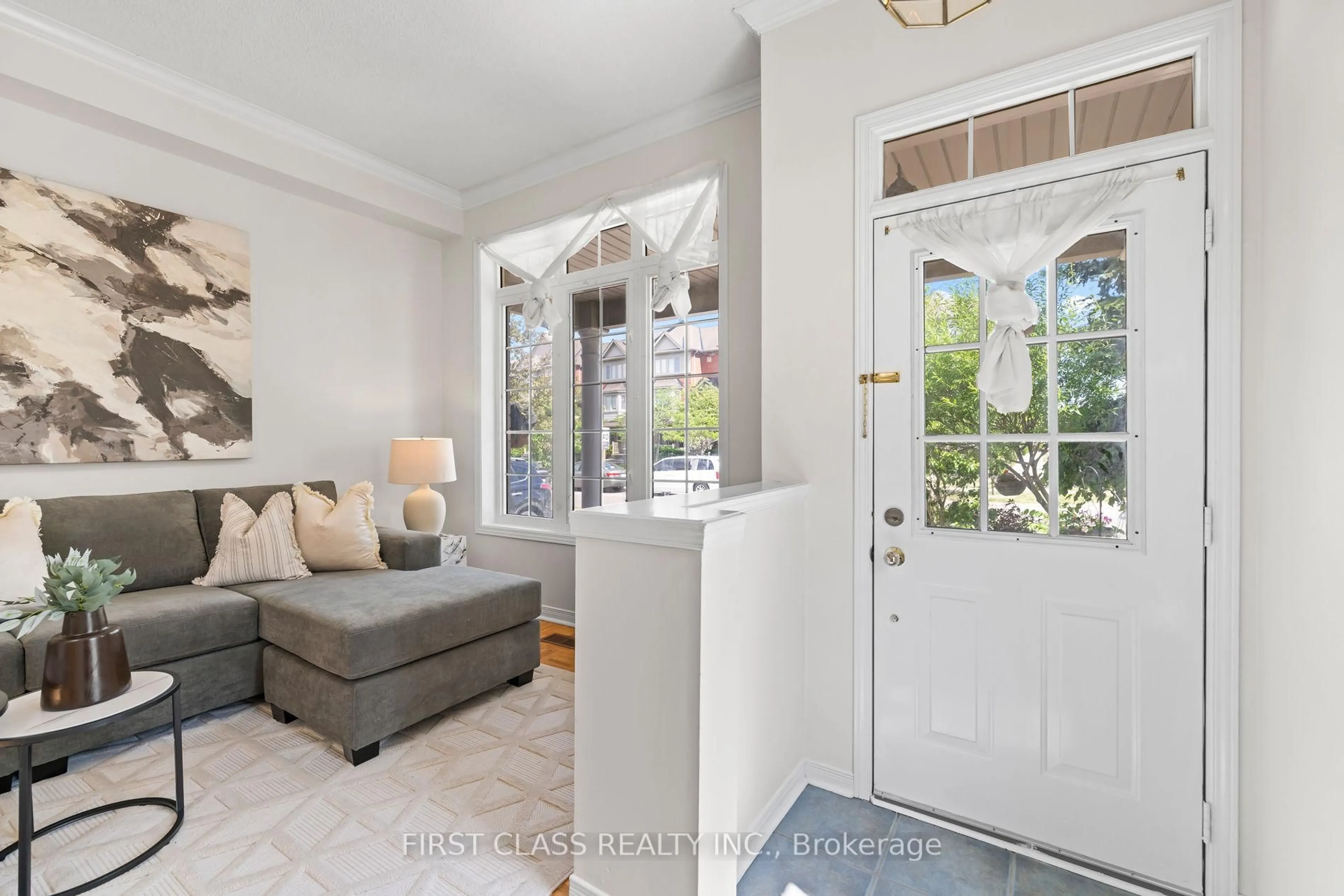 Indoor entryway for 3181 Bentley Dr, Mississauga Ontario L5M 6V8