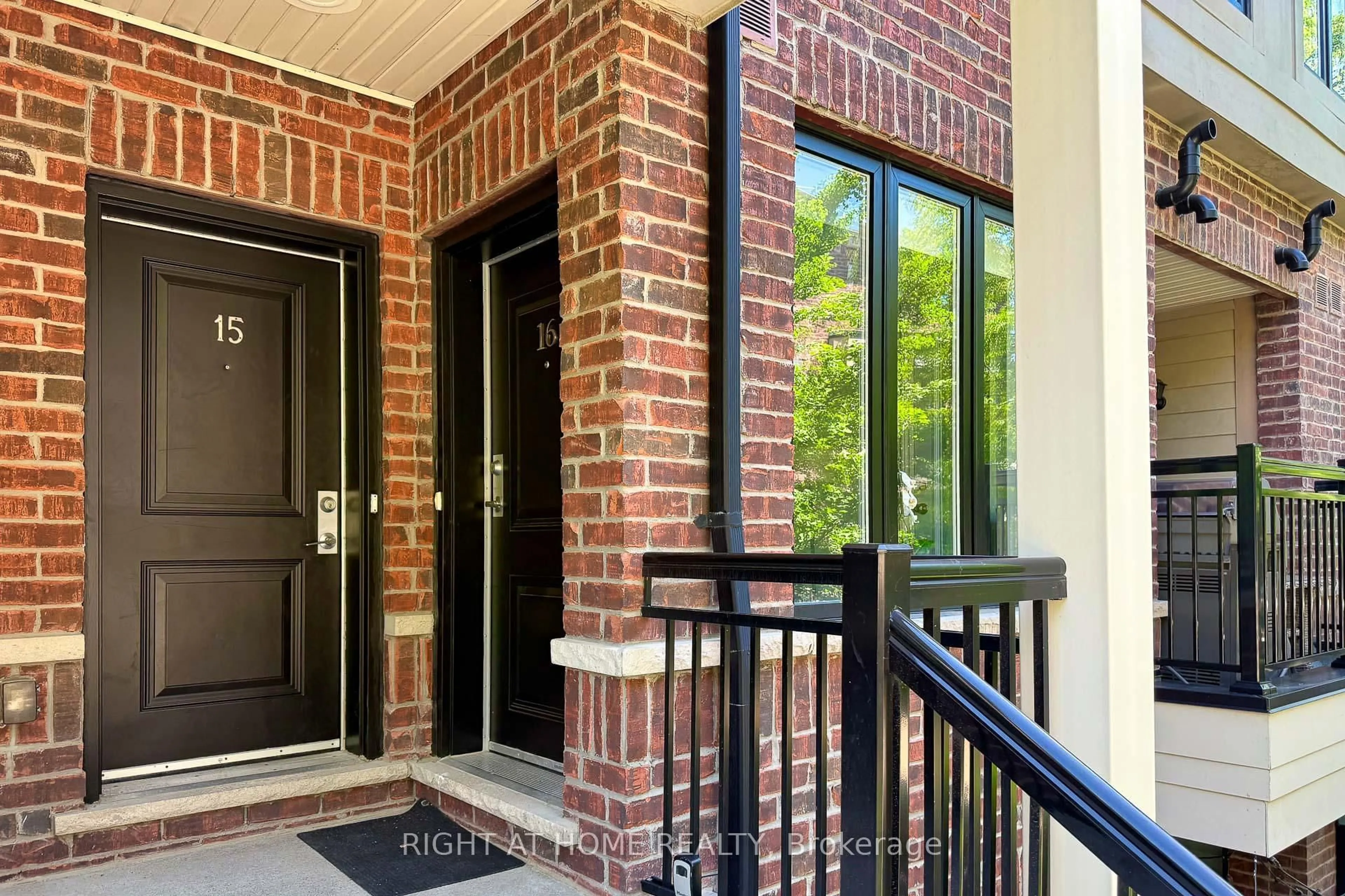 Unknown for 10 Carnation Ave #15, Toronto Ontario M8V 0B8