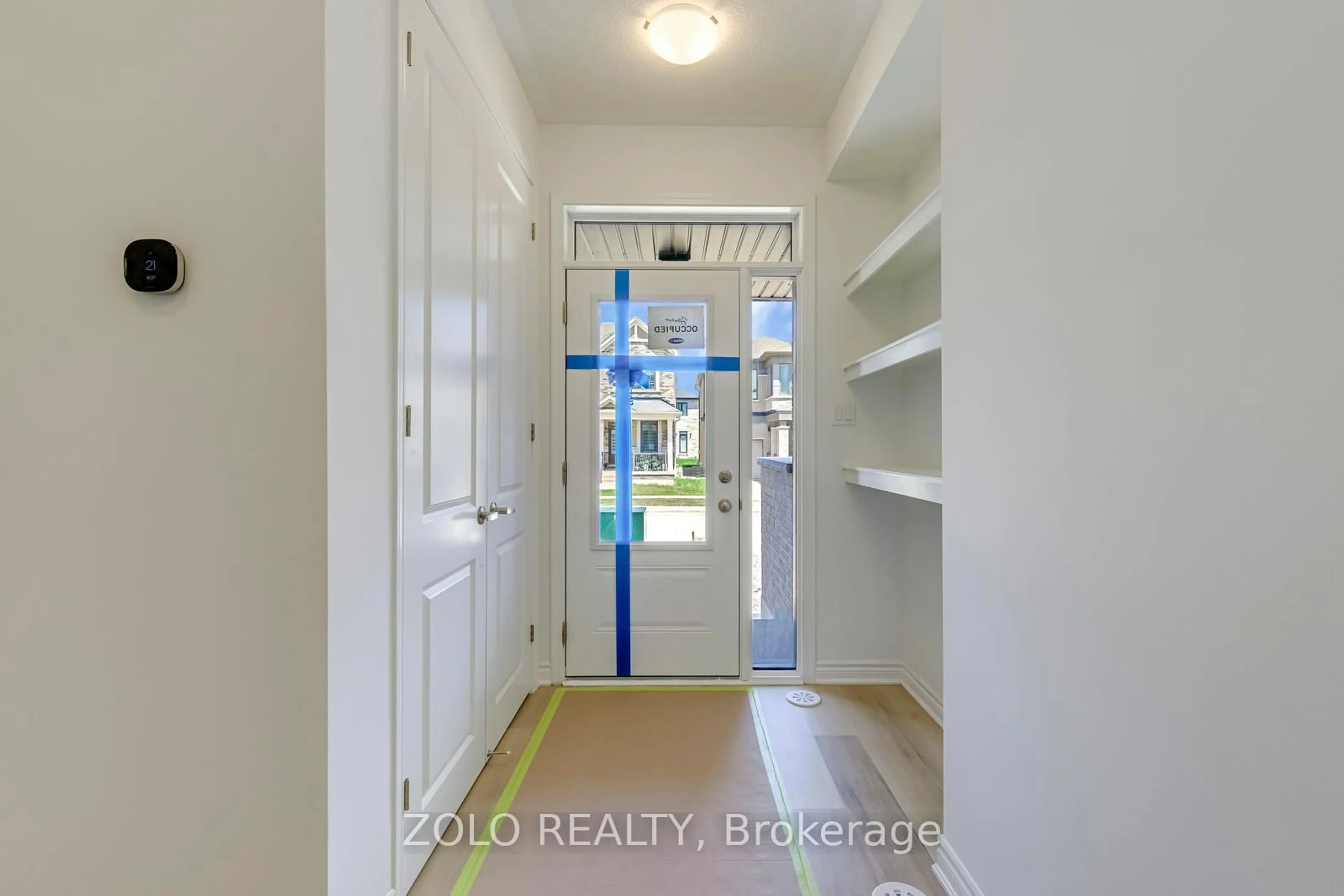 Indoor entryway for 1572 Rutland Cres, Milton Ontario L9E 2H5