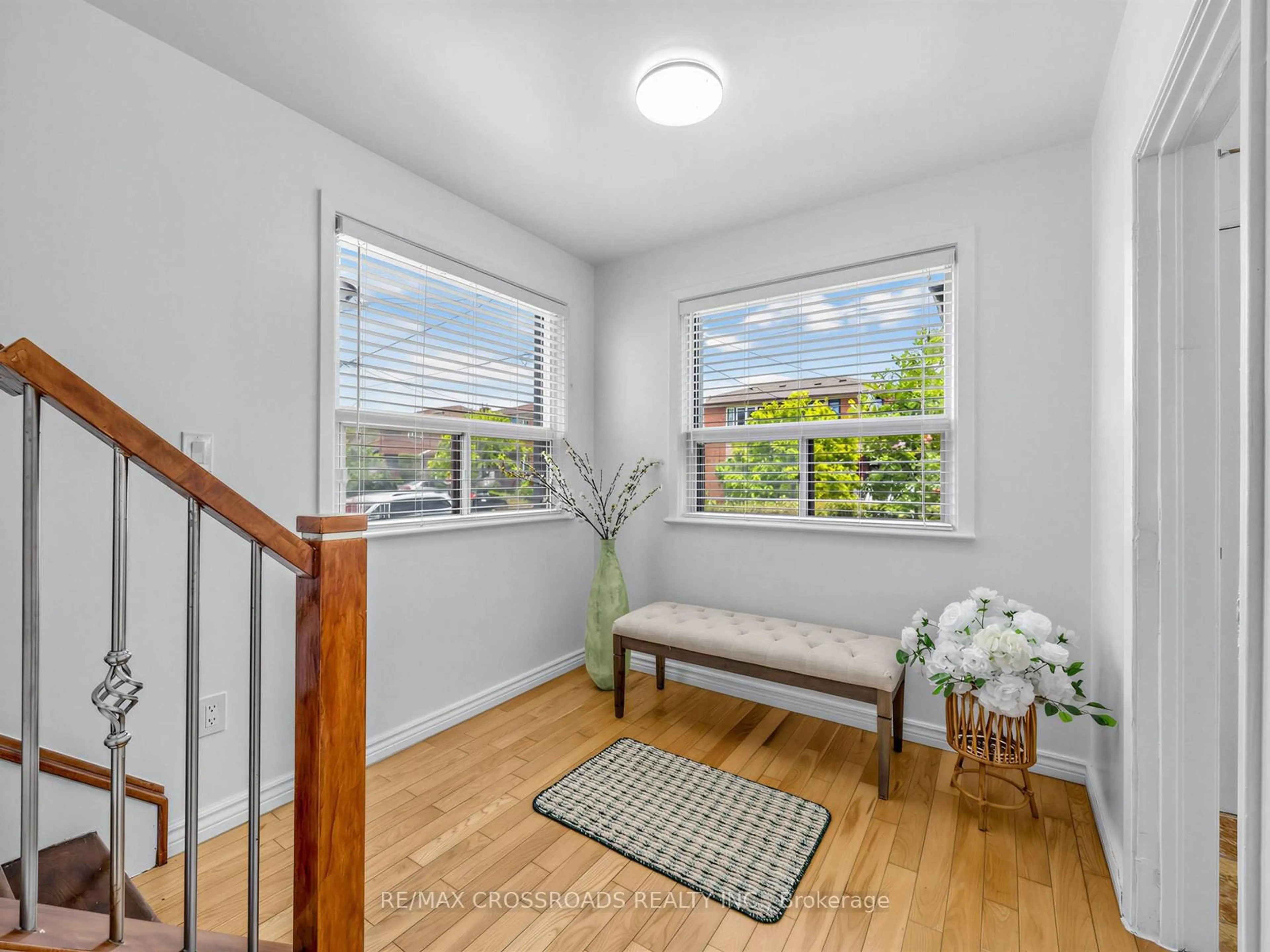 Indoor entryway for 80 Gray Ave, Toronto Ontario M6N 4S8