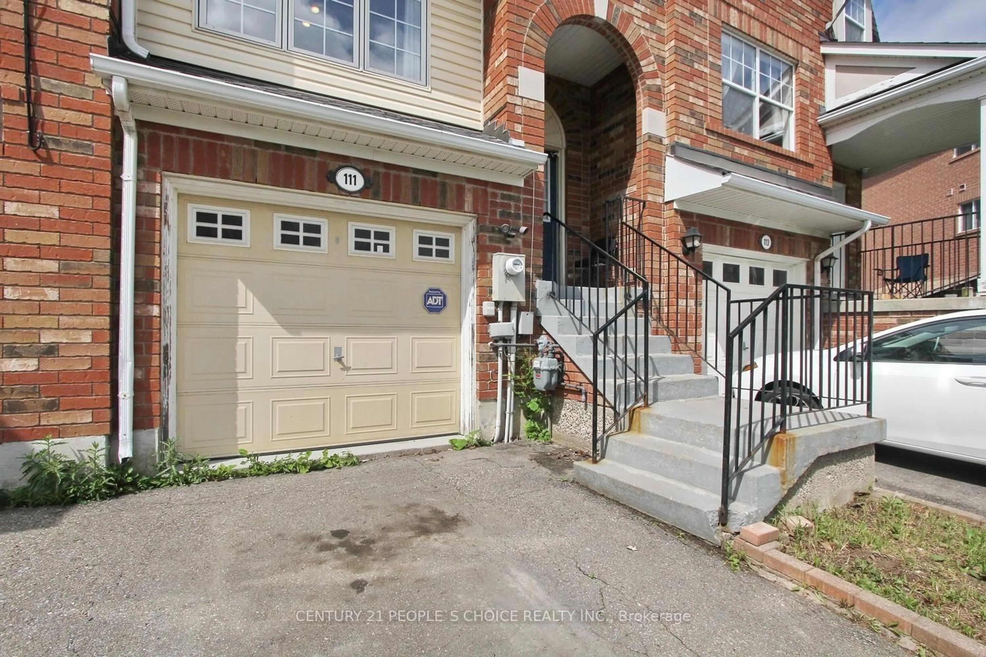 Indoor entryway for 111 Dunlop Crt, Brampton Ontario L6X 5A6