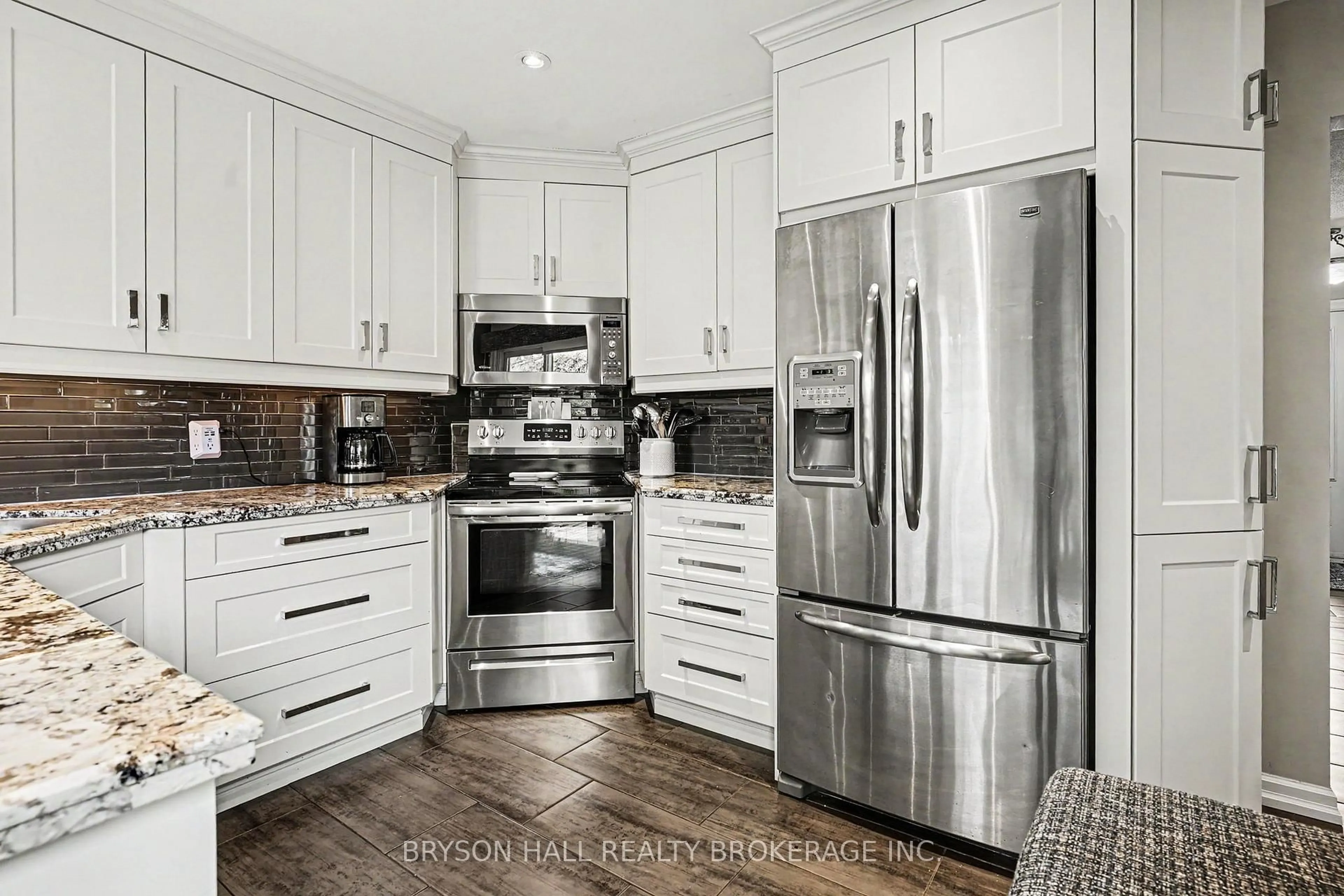 Contemporary kitchen, unknown for 2122 Hunt Cres, Burlington Ontario L7M 2P3