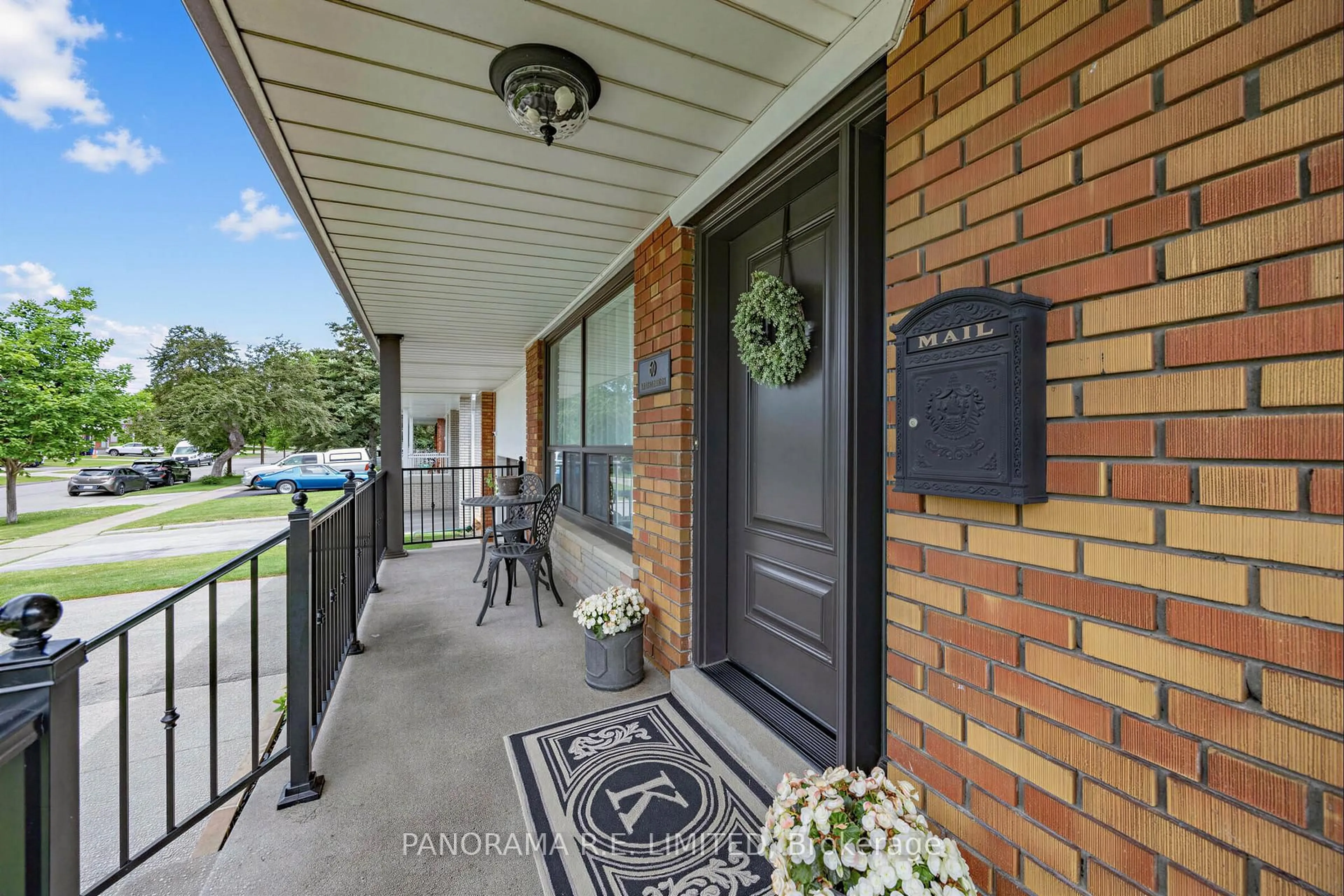 Unknown for 60 Norgrove Cres, Toronto Ontario M9P 3C6