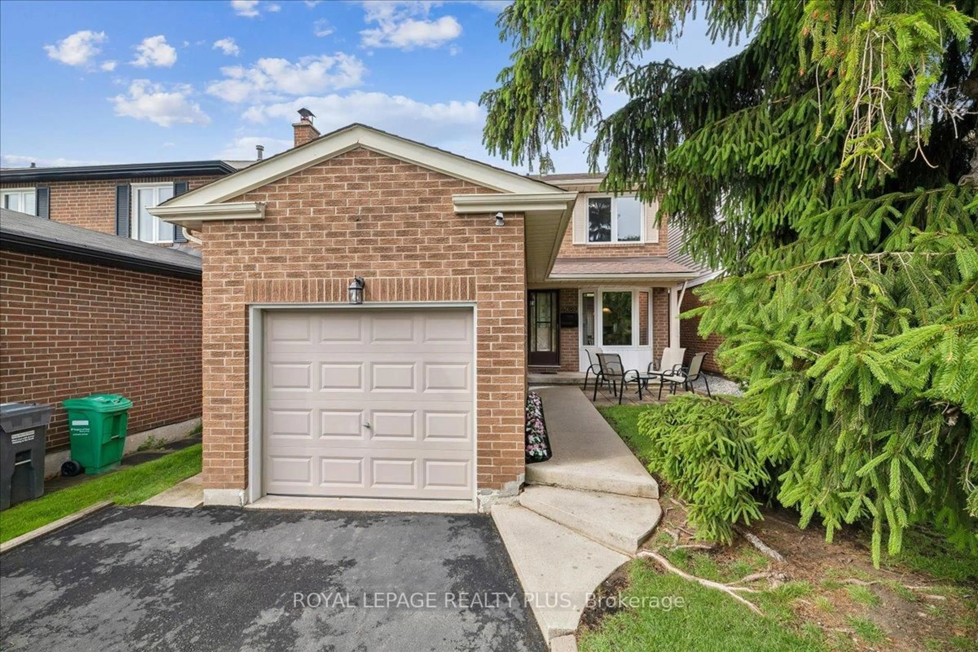 Home with brick exterior material, street for 4089 Stonemason Cres, Mississauga Ontario L5L 2Z6